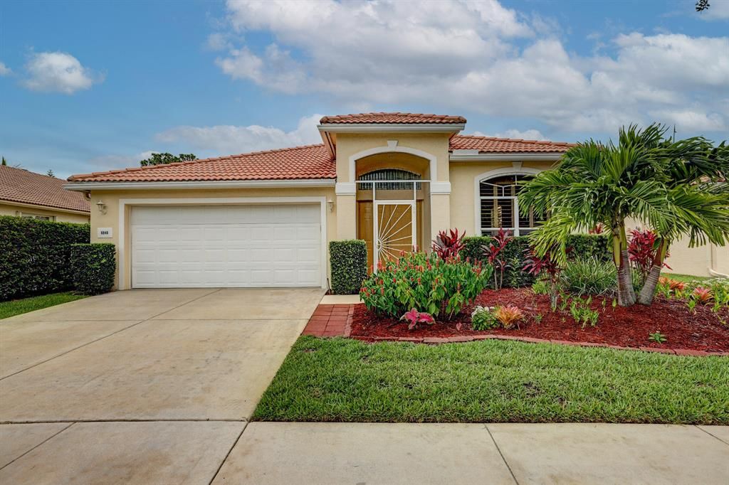 Photo of 6940 SE Twin Oaks Circle, Stuart, FL 34997 (MLS # R10724983)