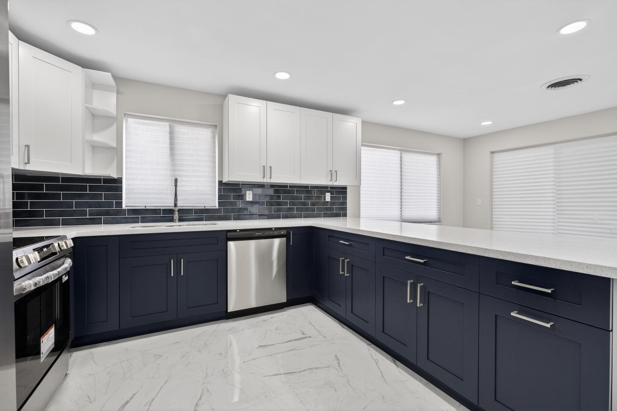 HOBE HILLS - Residential