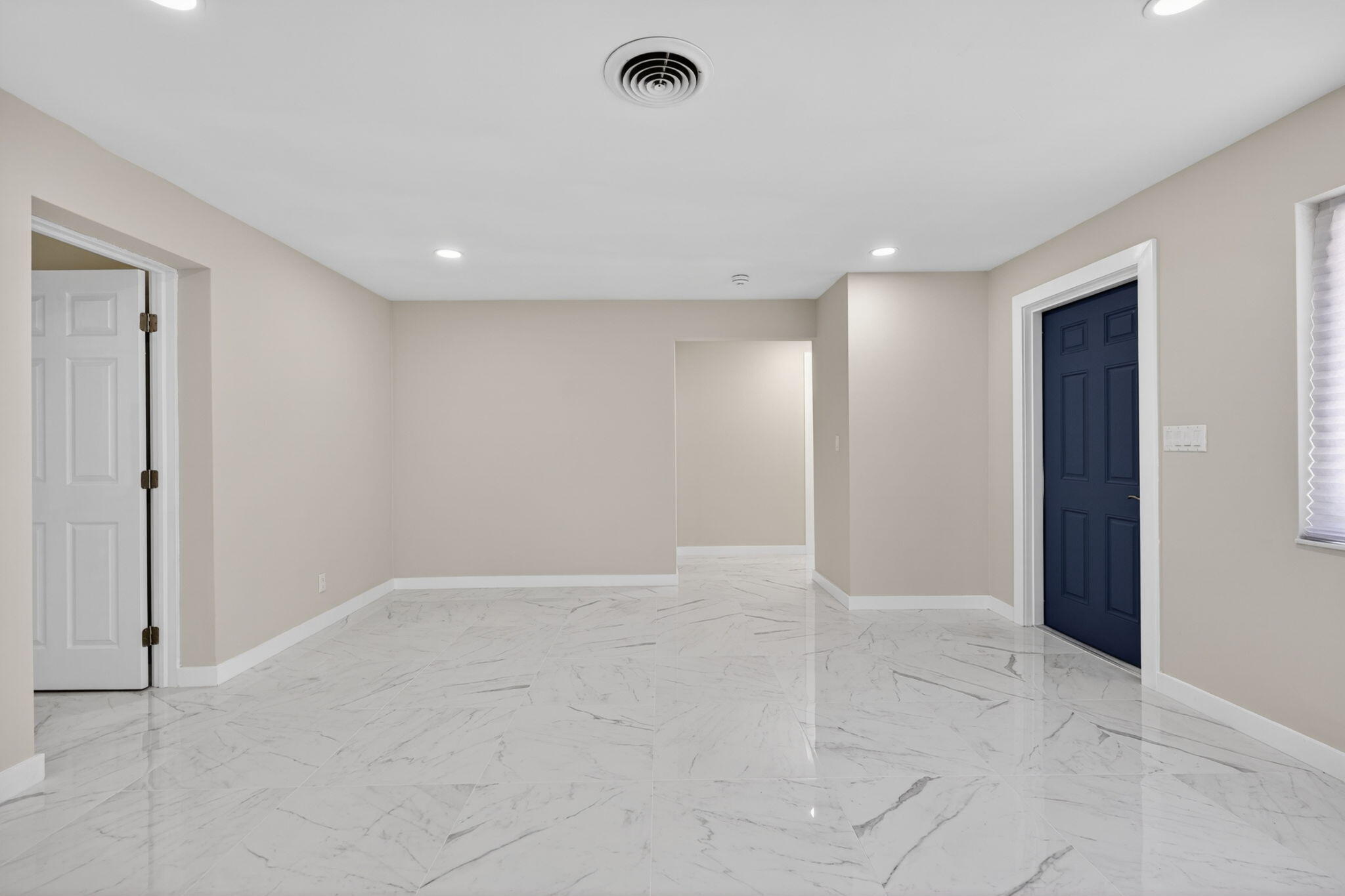HOBE HILLS - Residential