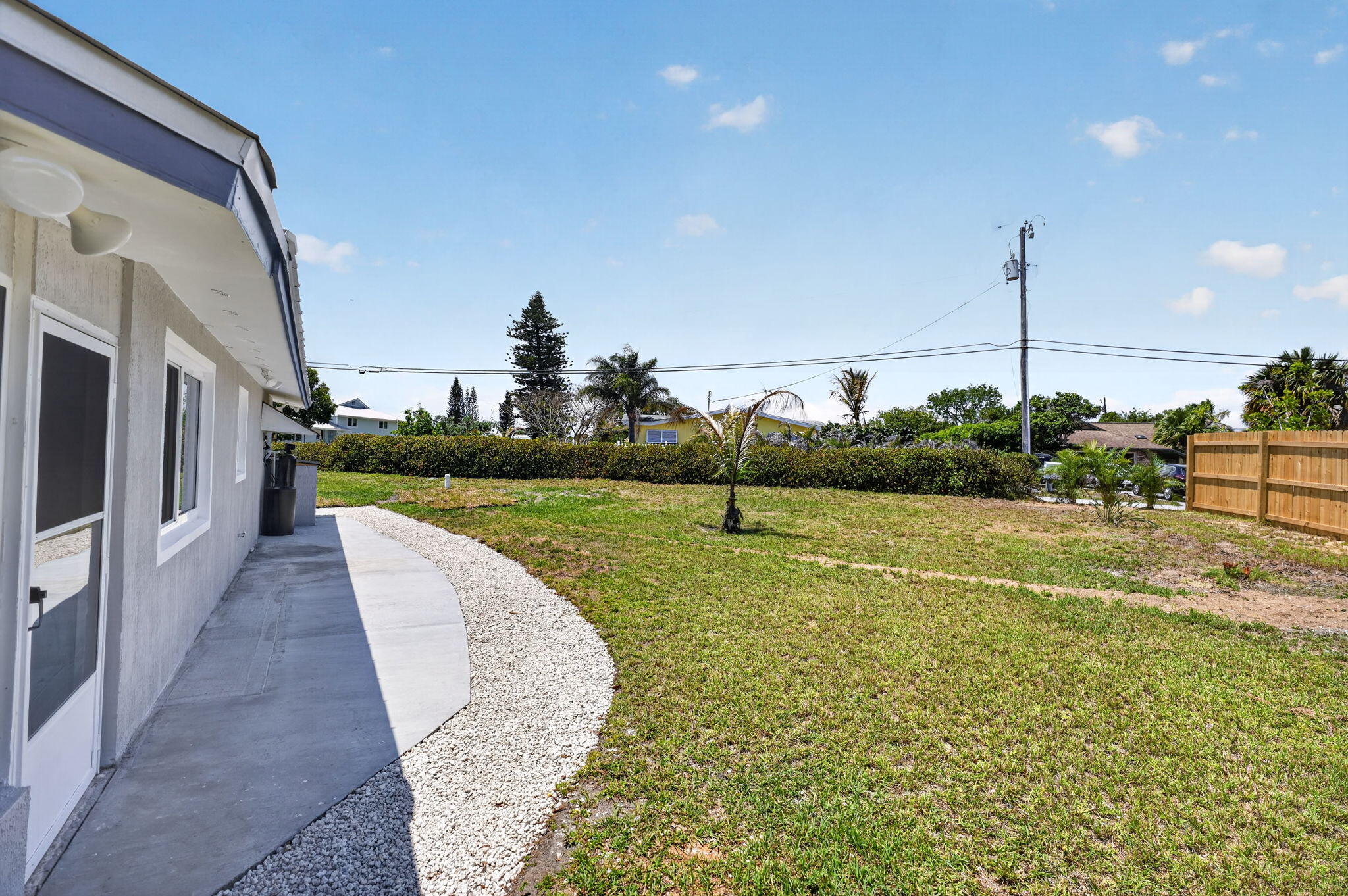 HOBE HILLS - Residential