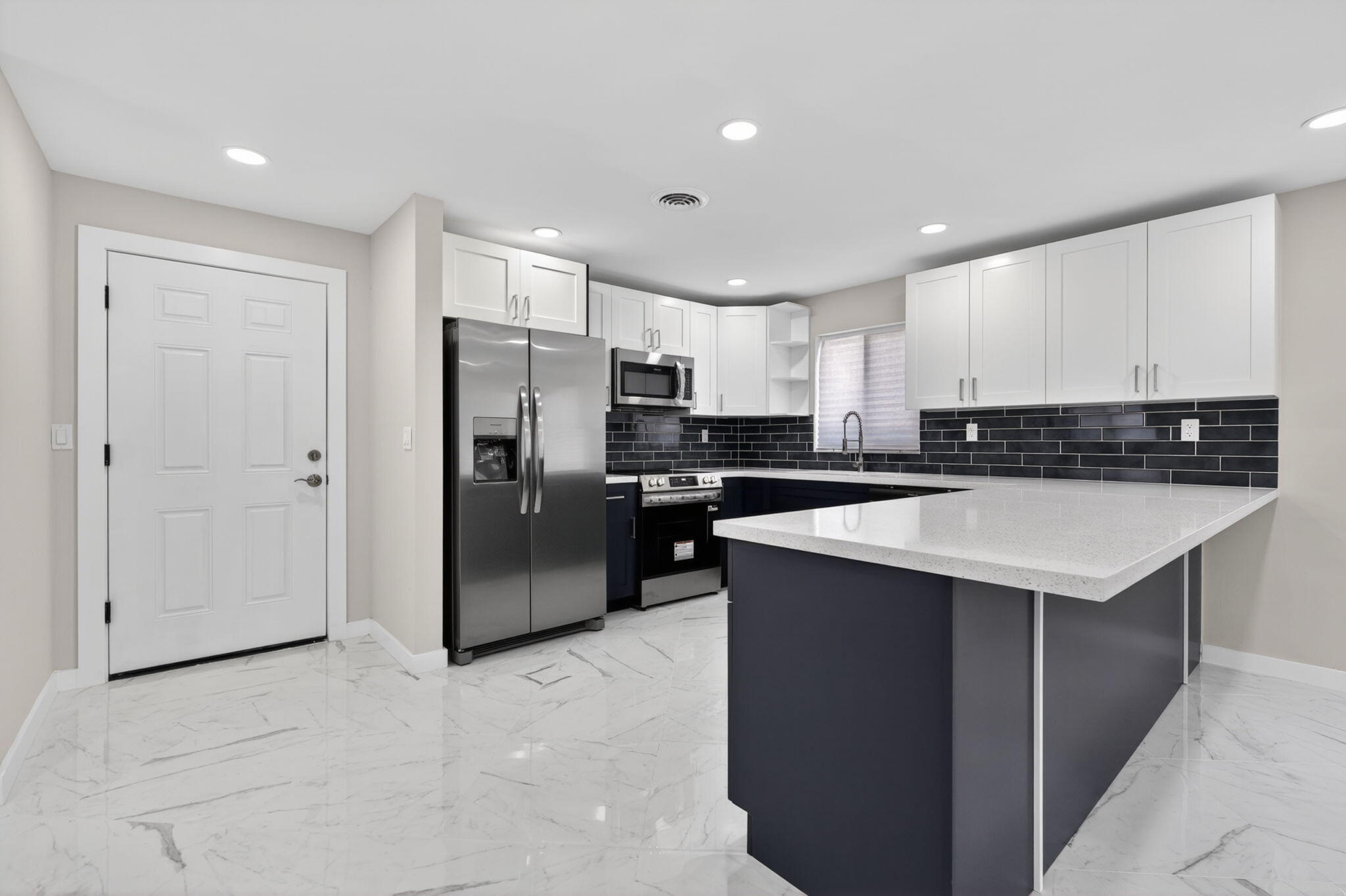 HOBE HILLS - Residential