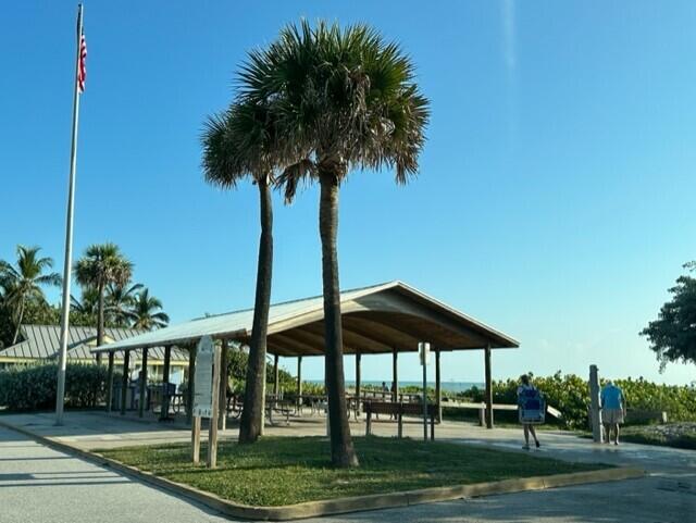 HOBE HILLS - Residential