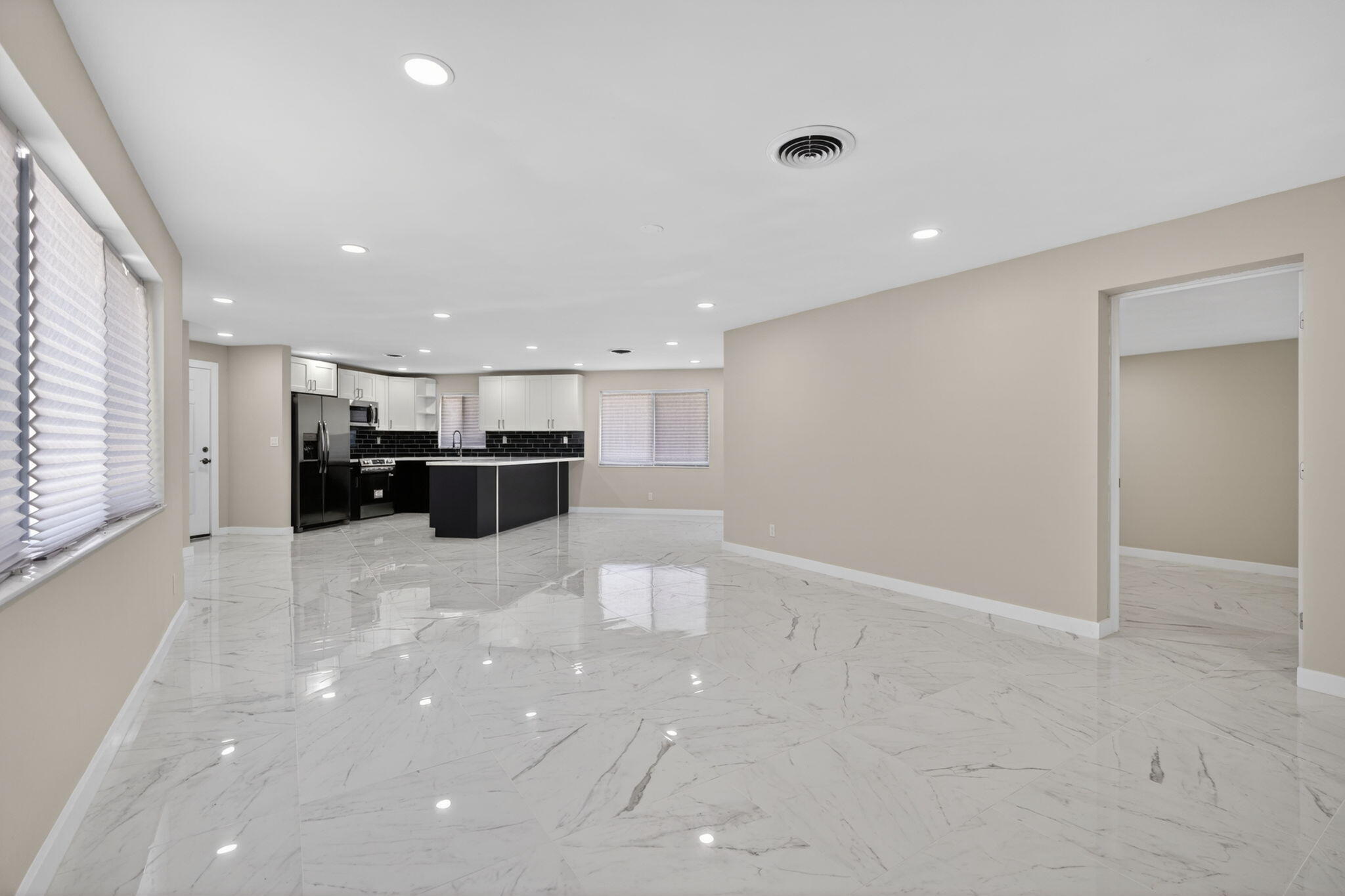 HOBE HILLS - Residential