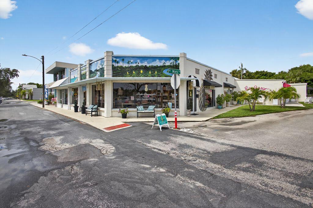 HOBE HILLS - Residential
