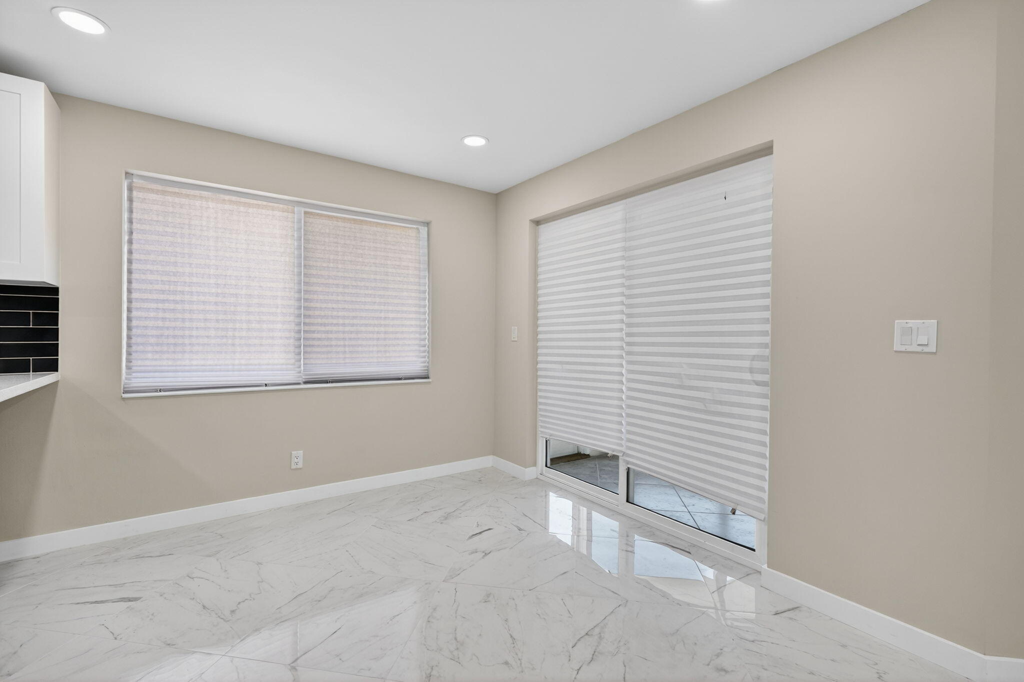 HOBE HILLS - Residential