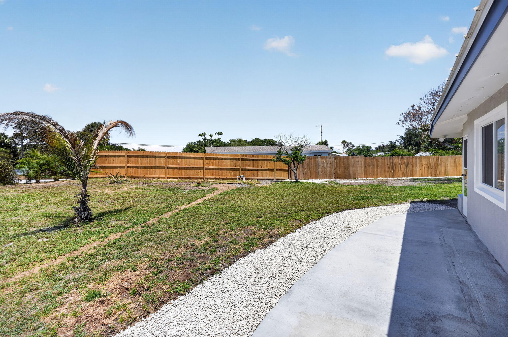 HOBE HILLS - Residential