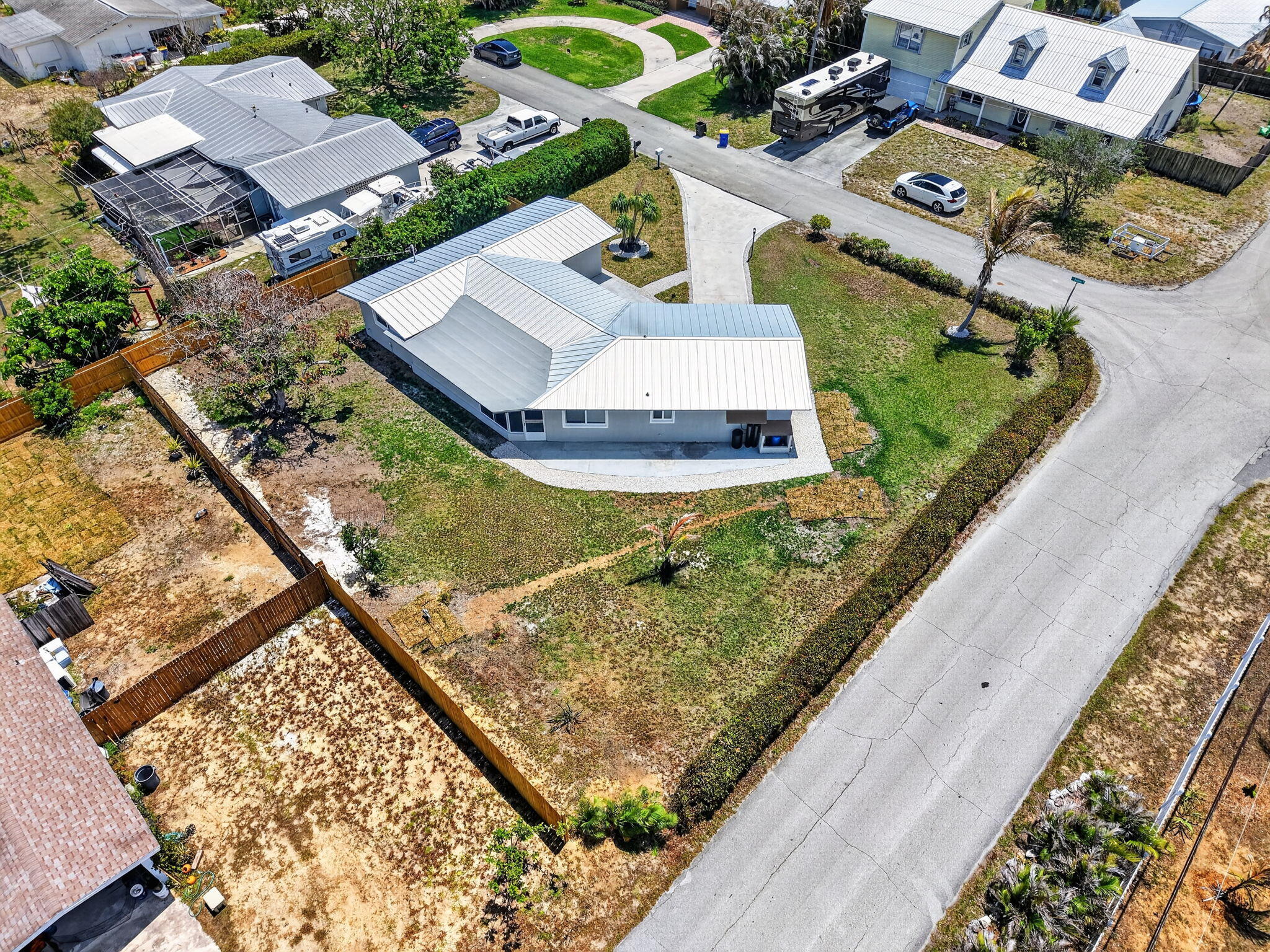 HOBE HILLS - Residential