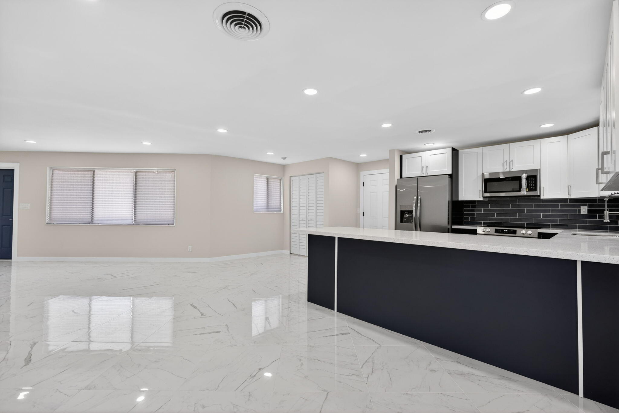 HOBE HILLS - Residential