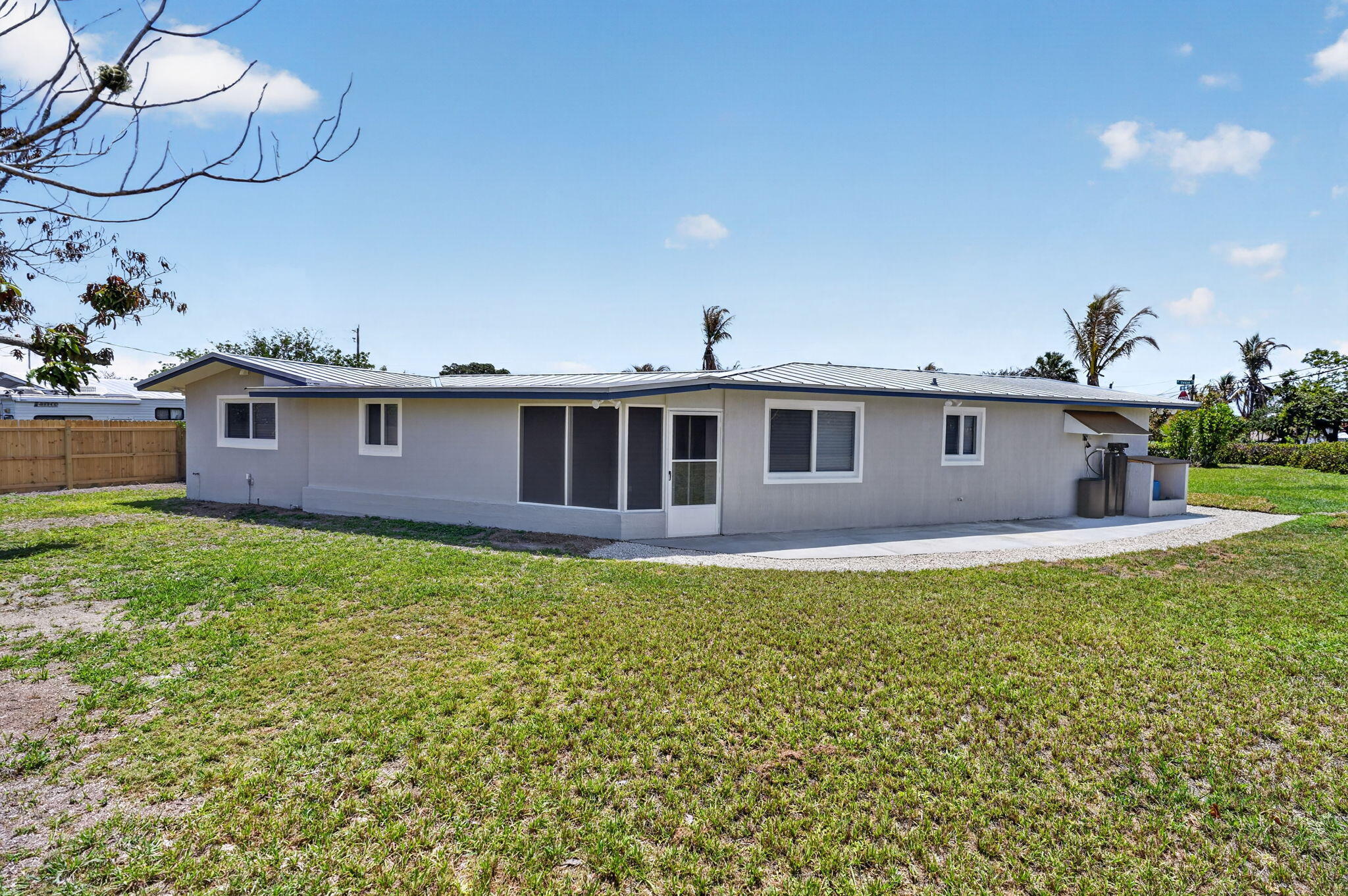 HOBE HILLS - Residential