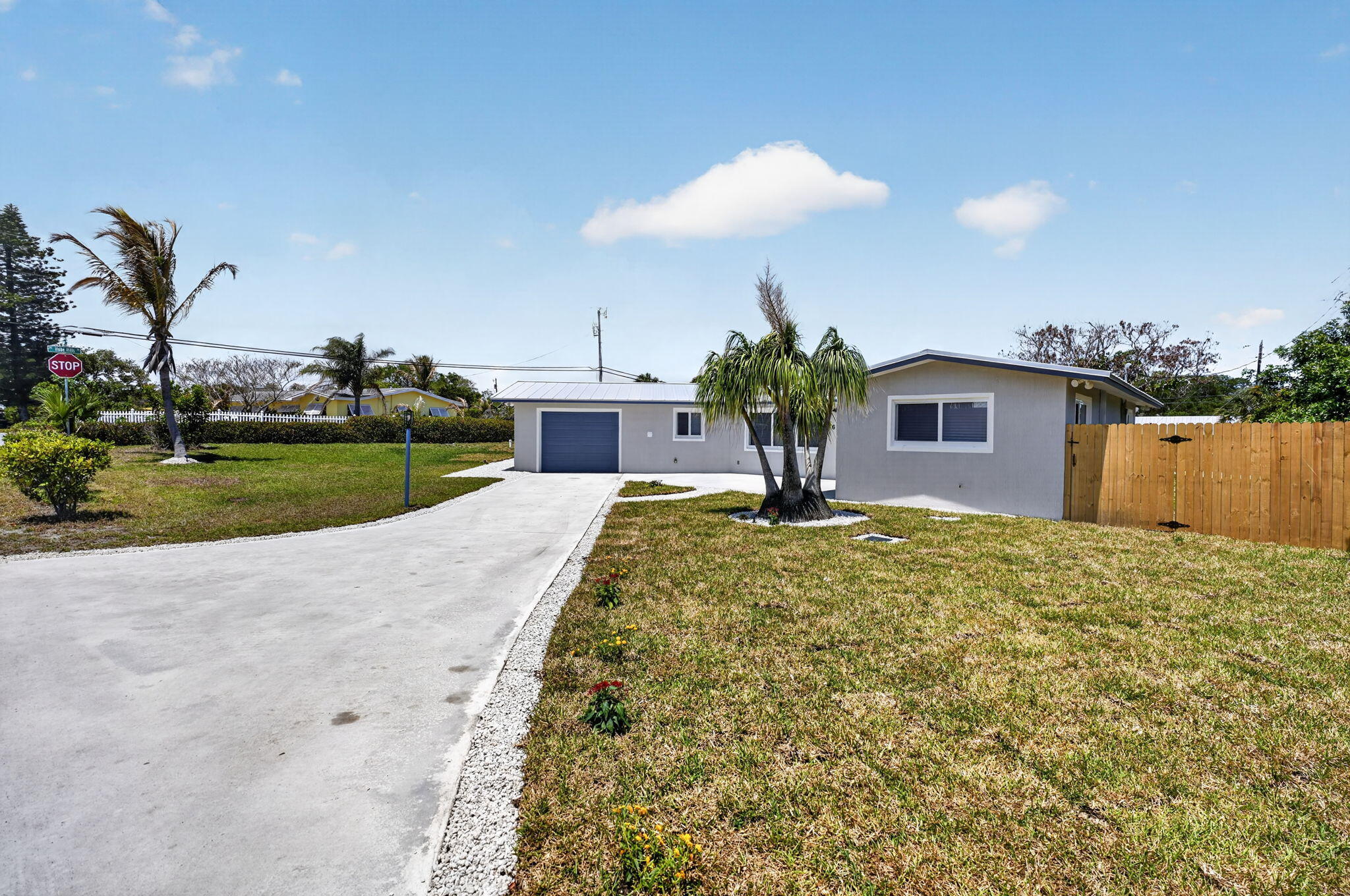HOBE HILLS - Residential