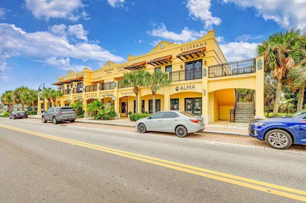HOBE HILLS - Residential