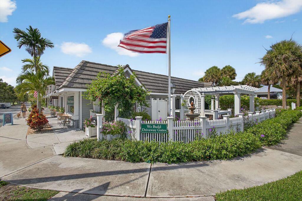 HOBE HILLS - Residential