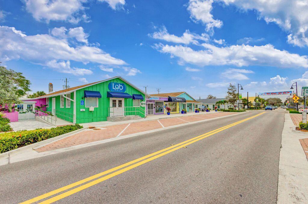 HOBE HILLS - Residential