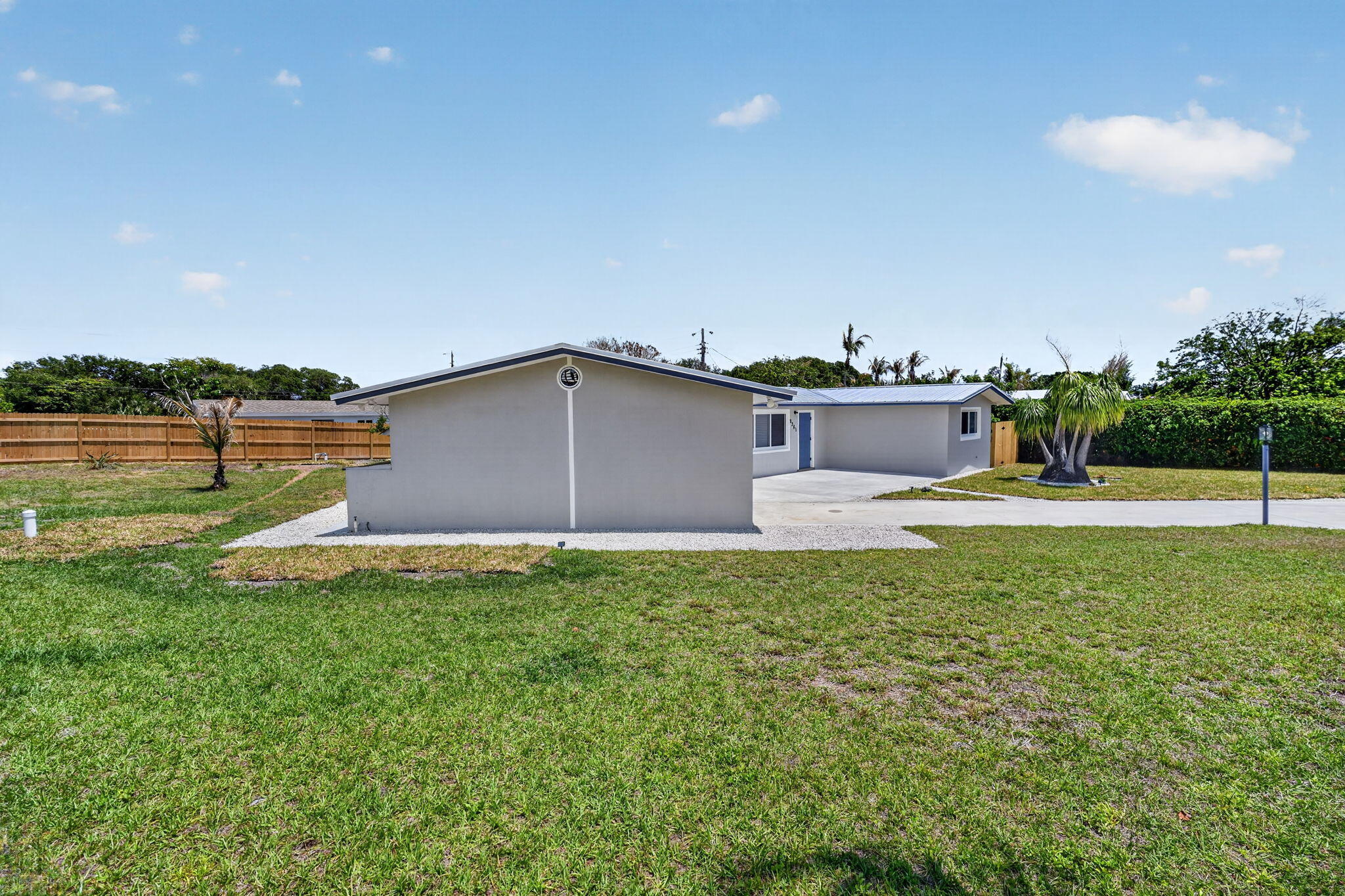HOBE HILLS - Residential