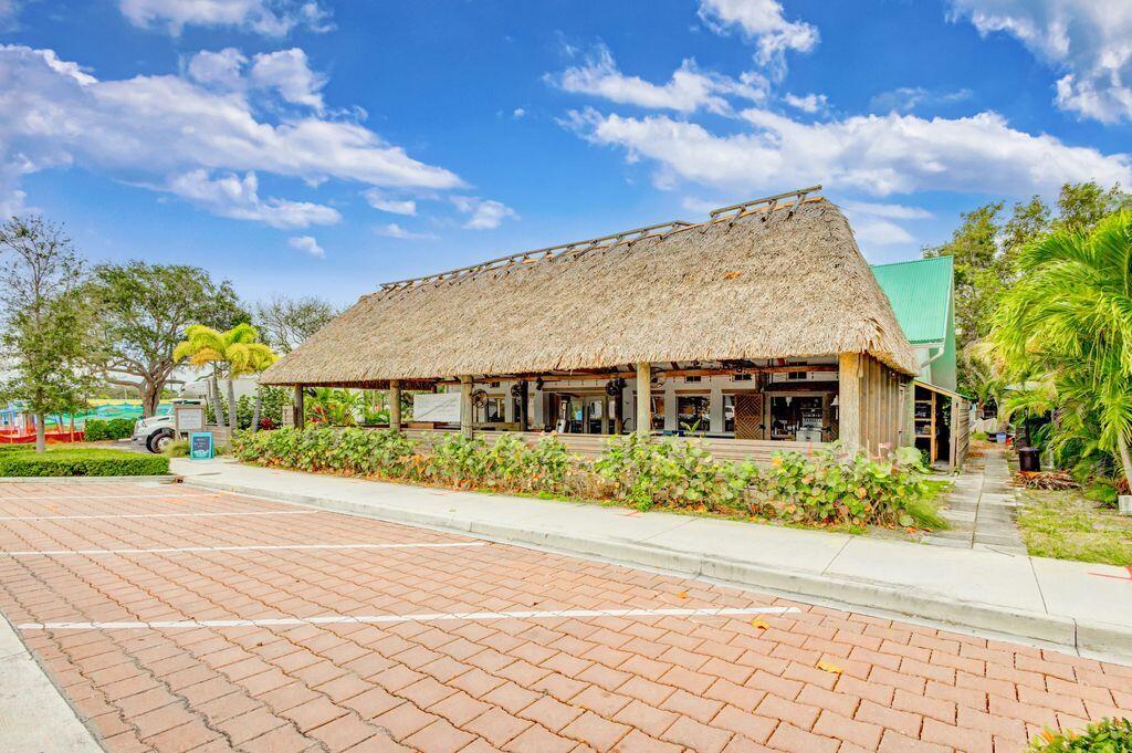 HOBE HILLS - Residential
