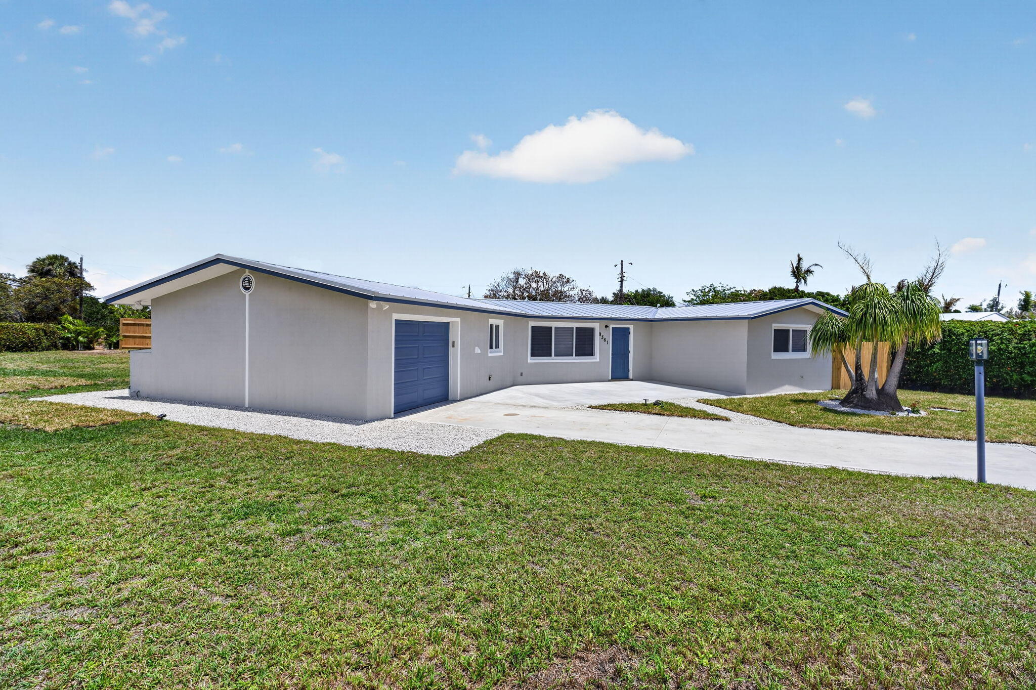 HOBE HILLS - Residential