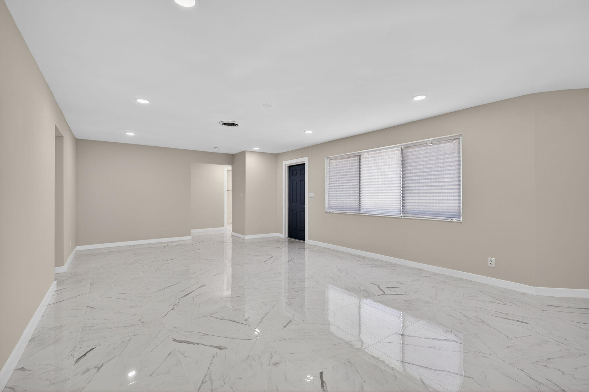 HOBE HILLS - Residential