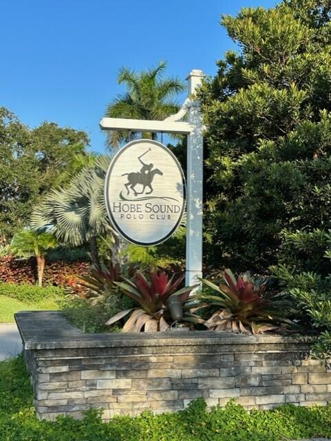 HOBE HILLS - Residential
