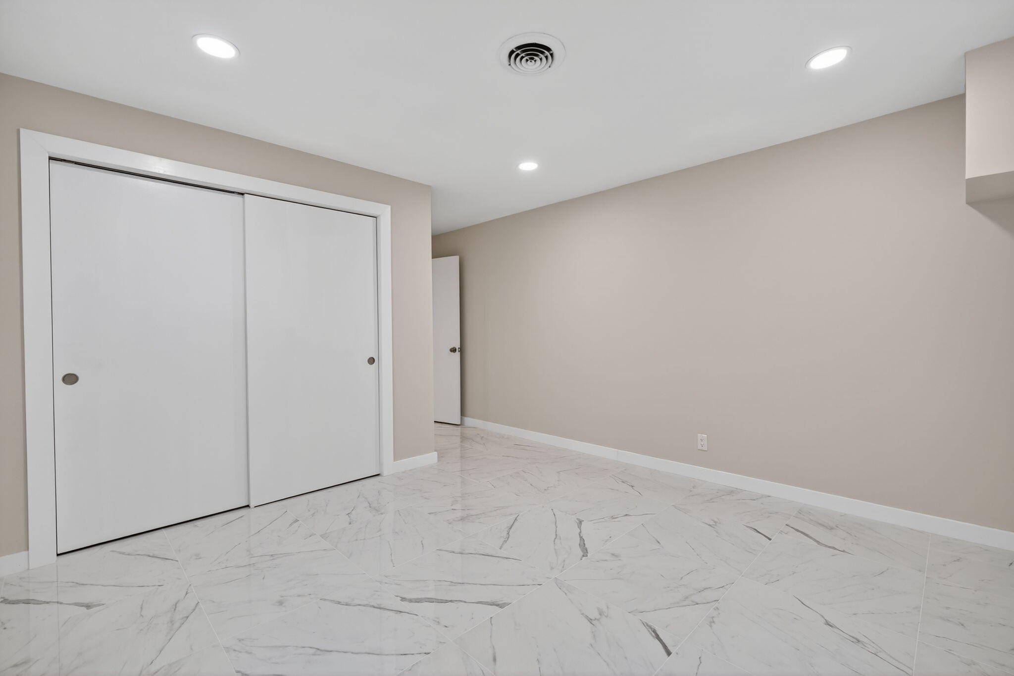 HOBE HILLS - Residential