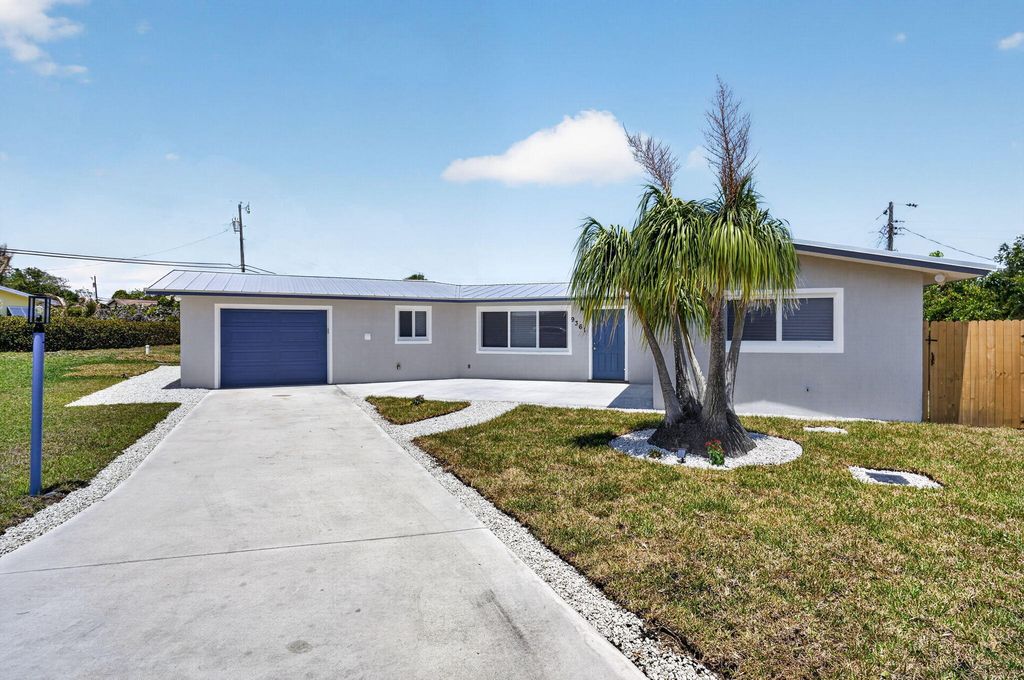 Photo of 9361 SE Duncan Street, Hobe Sound, FL 33455 (MLS # B26021294)