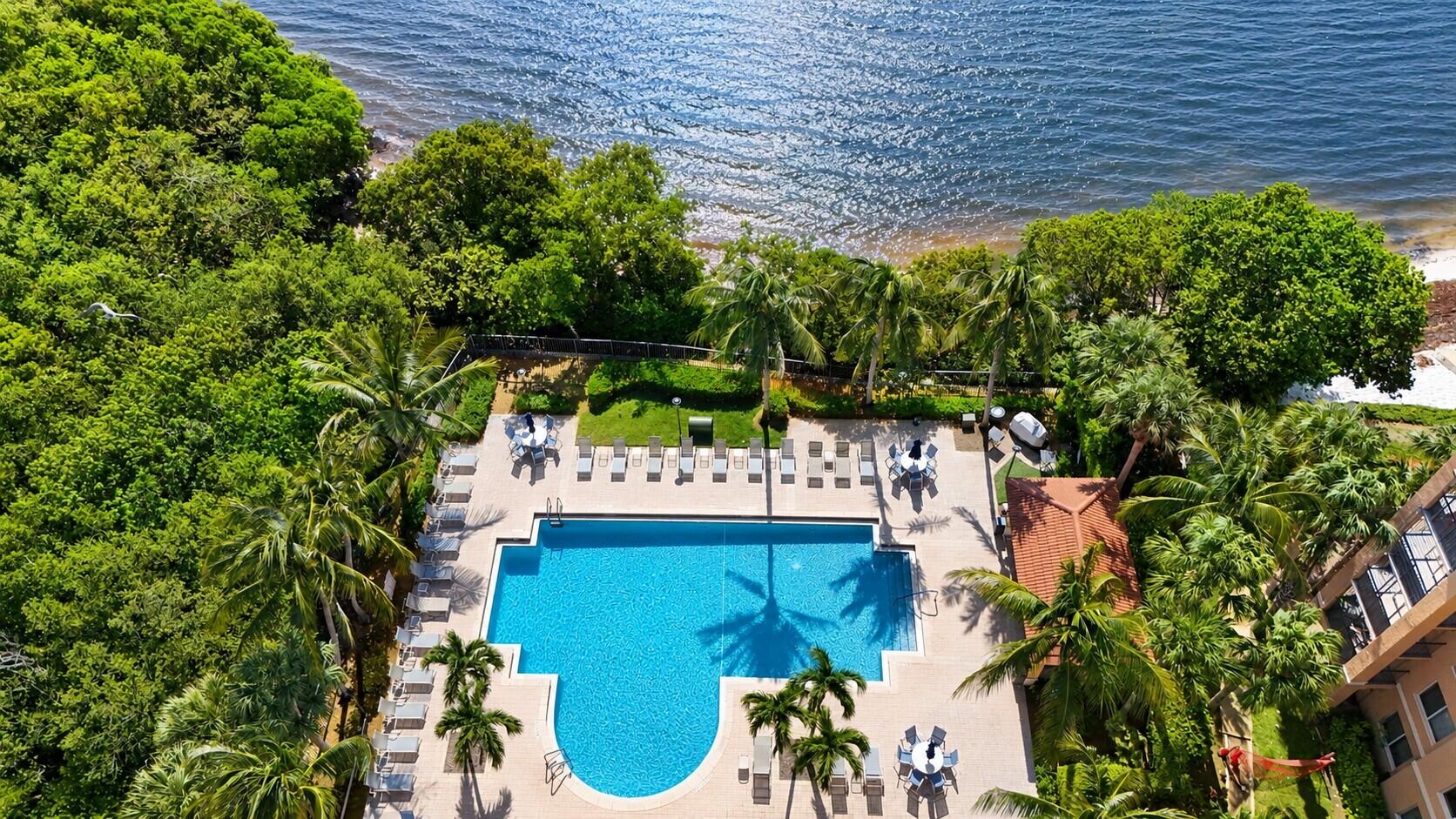 HYPOLUXOS MARINERS CAY CONDO - Residential
