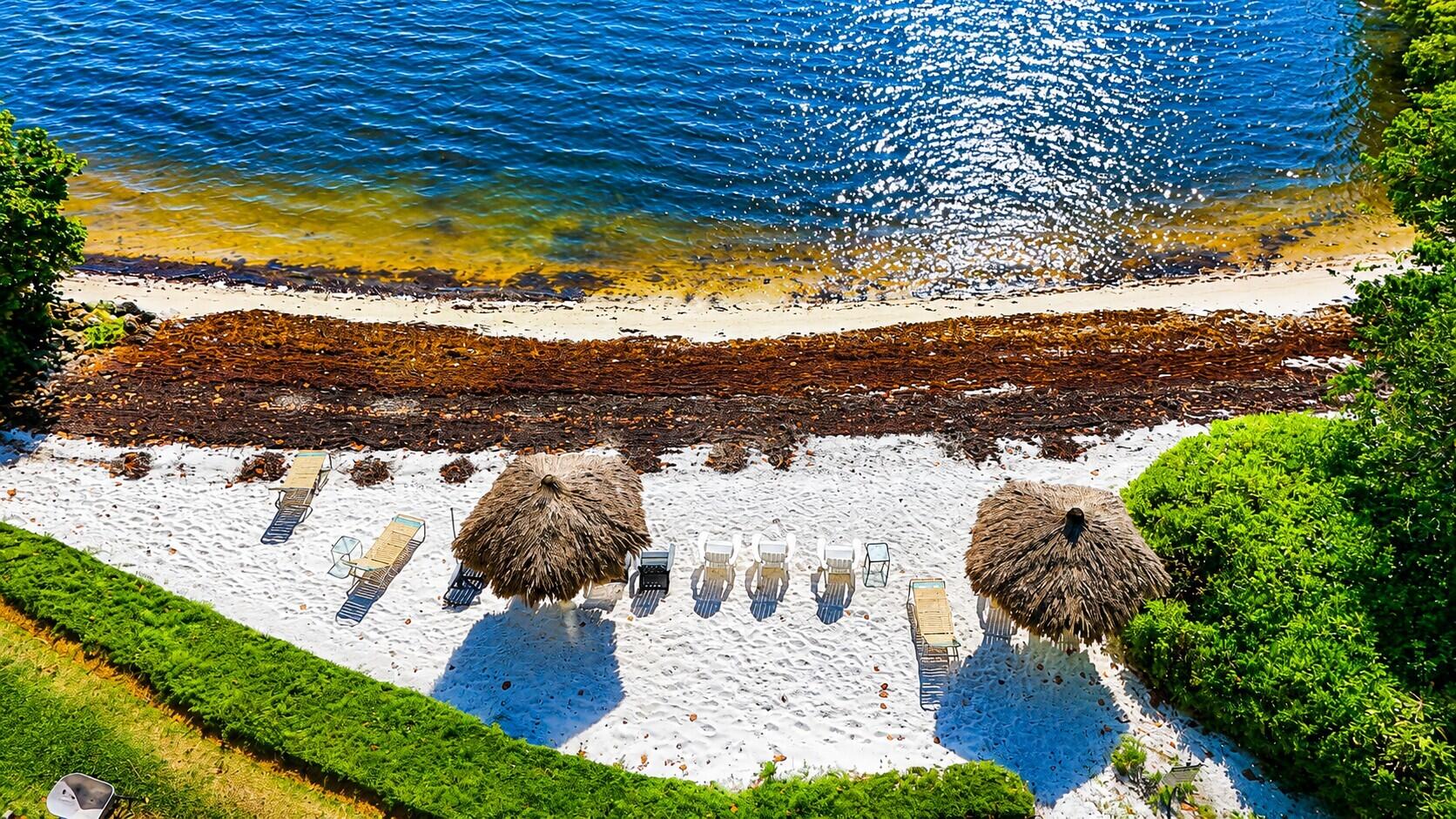 HYPOLUXOS MARINERS CAY CONDO - Residential