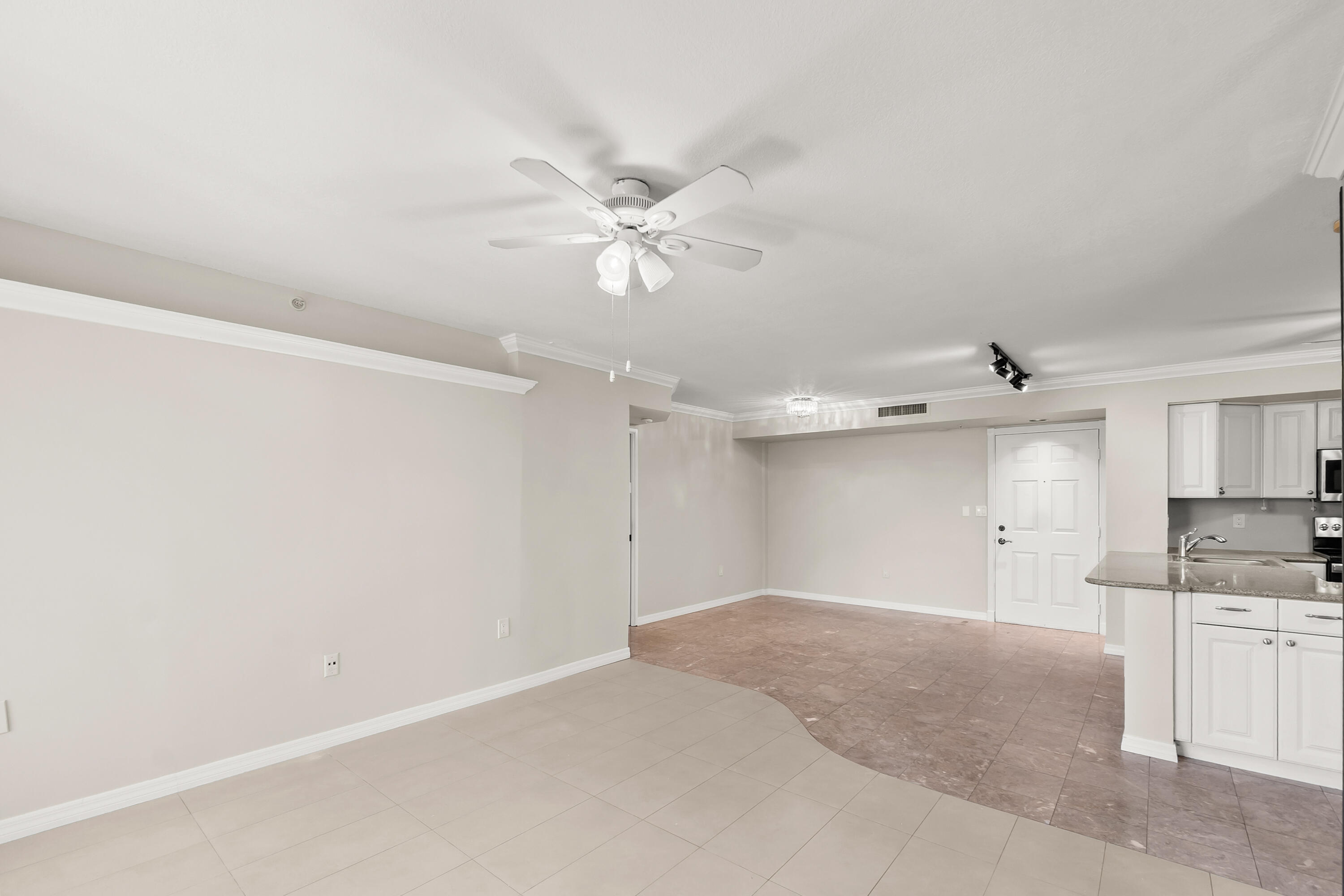 HYPOLUXOS MARINERS CAY CONDO - Residential