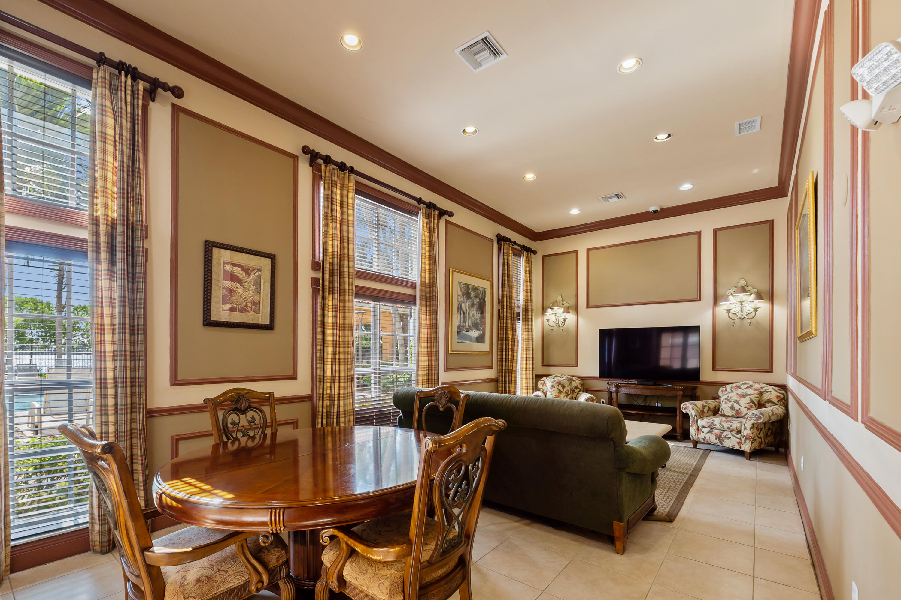 HYPOLUXOS MARINERS CAY CONDO - Residential