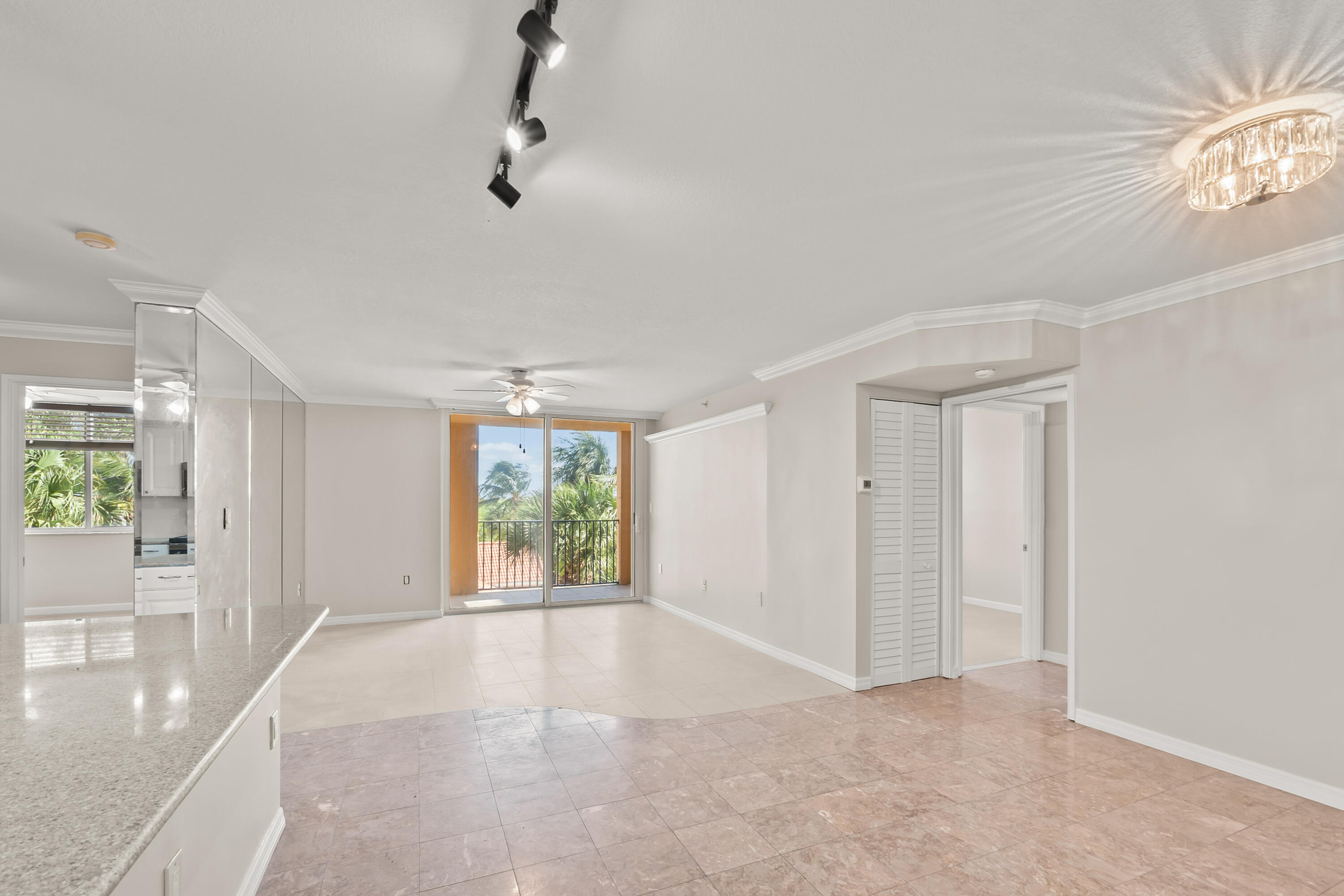 HYPOLUXOS MARINERS CAY CONDO - Residential