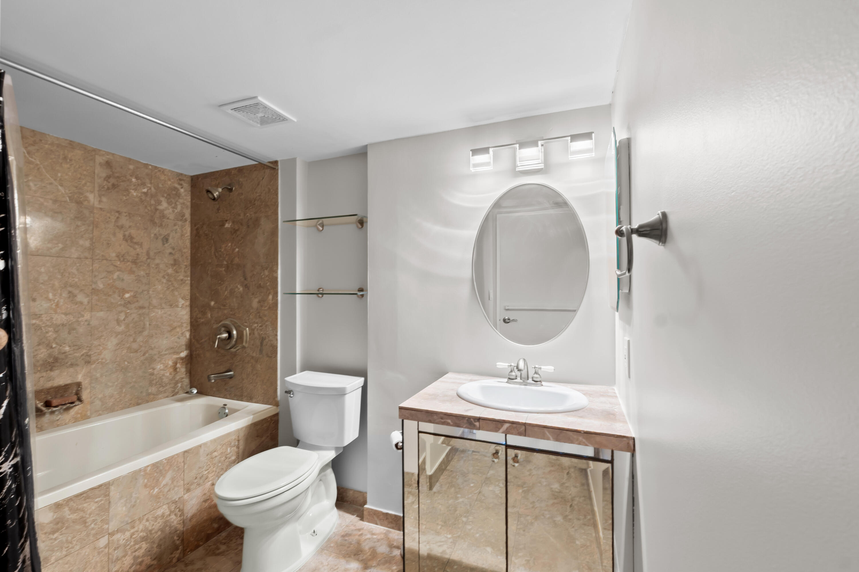 HYPOLUXOS MARINERS CAY CONDO - Residential
