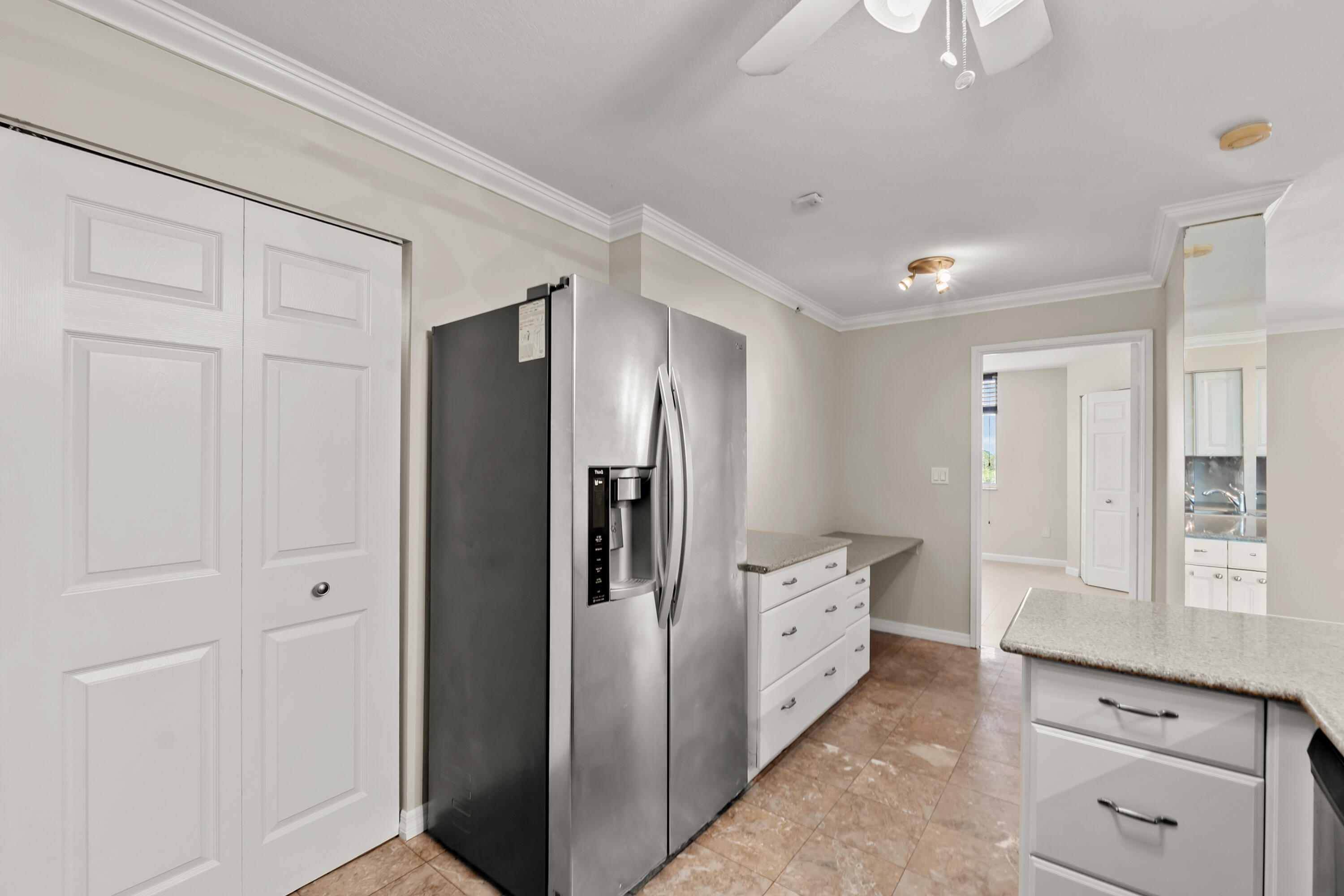 HYPOLUXOS MARINERS CAY CONDO - Residential