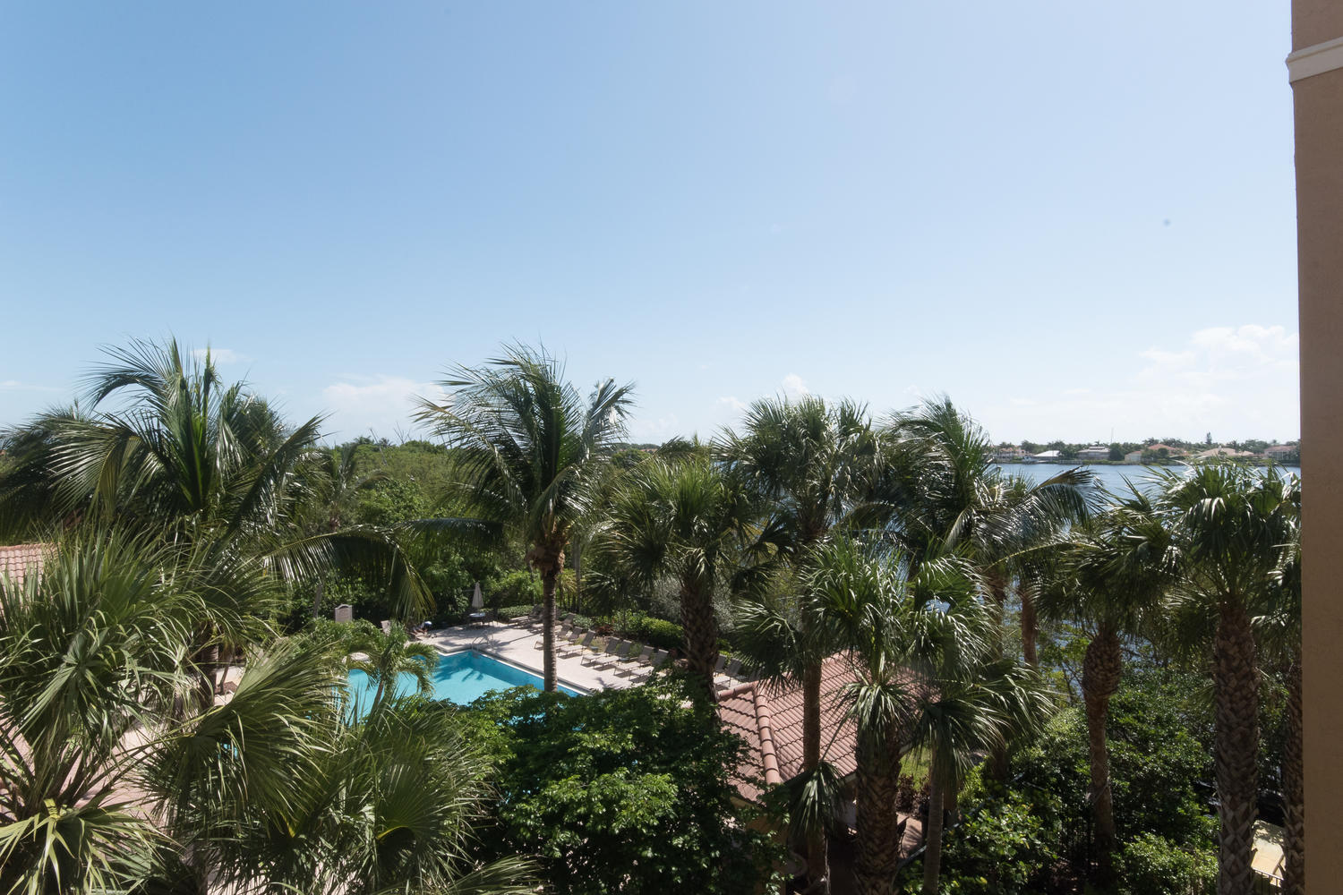 HYPOLUXOS MARINERS CAY CONDO - Residential