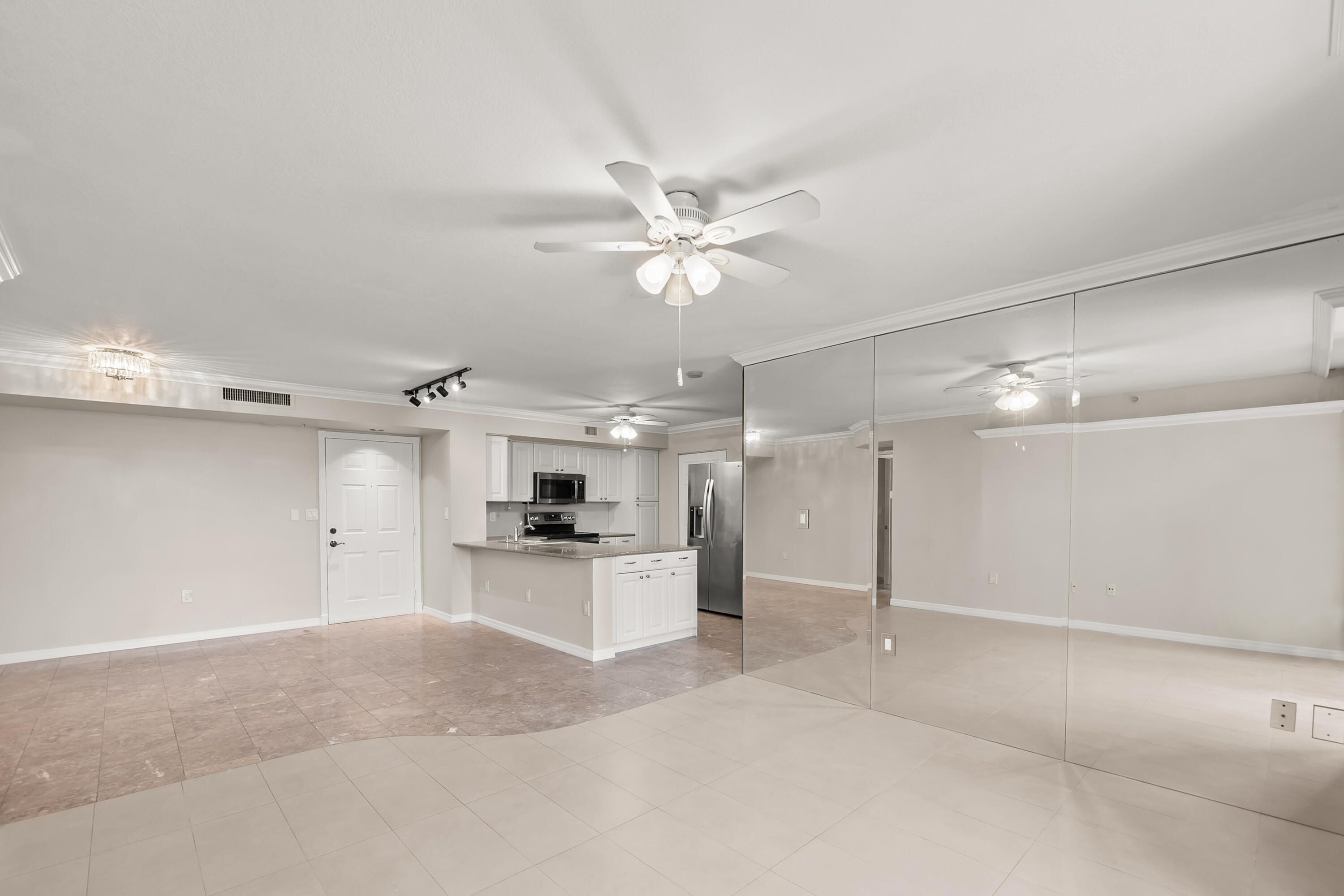 HYPOLUXOS MARINERS CAY CONDO - Residential