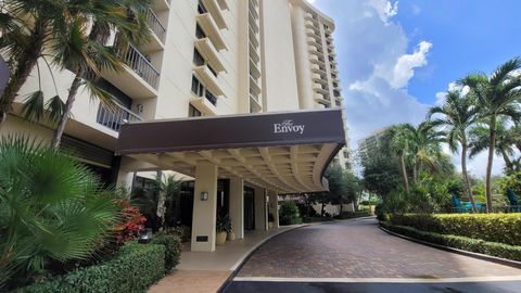 Condominium in West Palm Beach FL 2480 Presidential Way Way.jpg