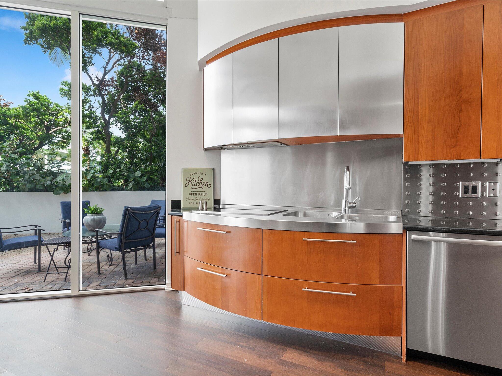 TRUMP PALACE CONDO - Residential