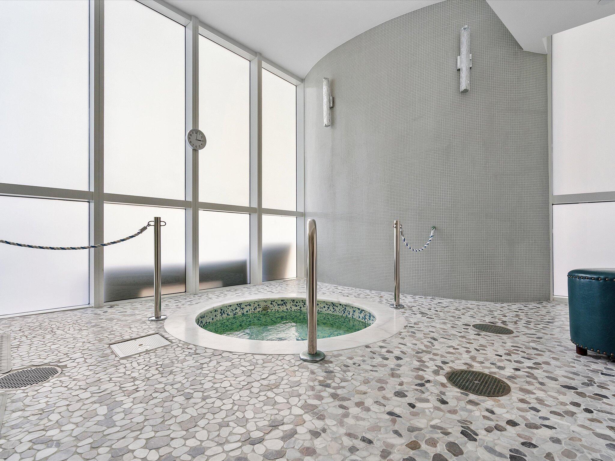 TRUMP PALACE CONDO - Residential