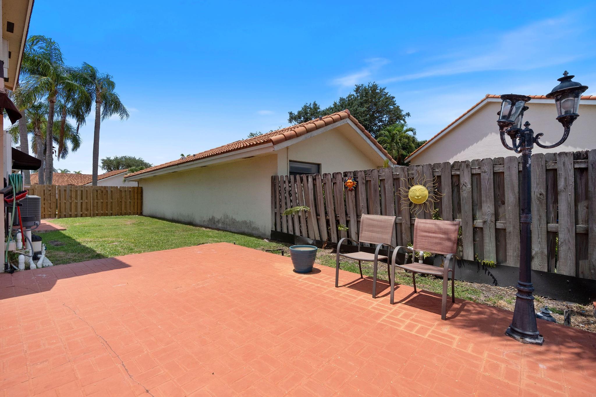 Angelica Gardens At Lakes - Residential