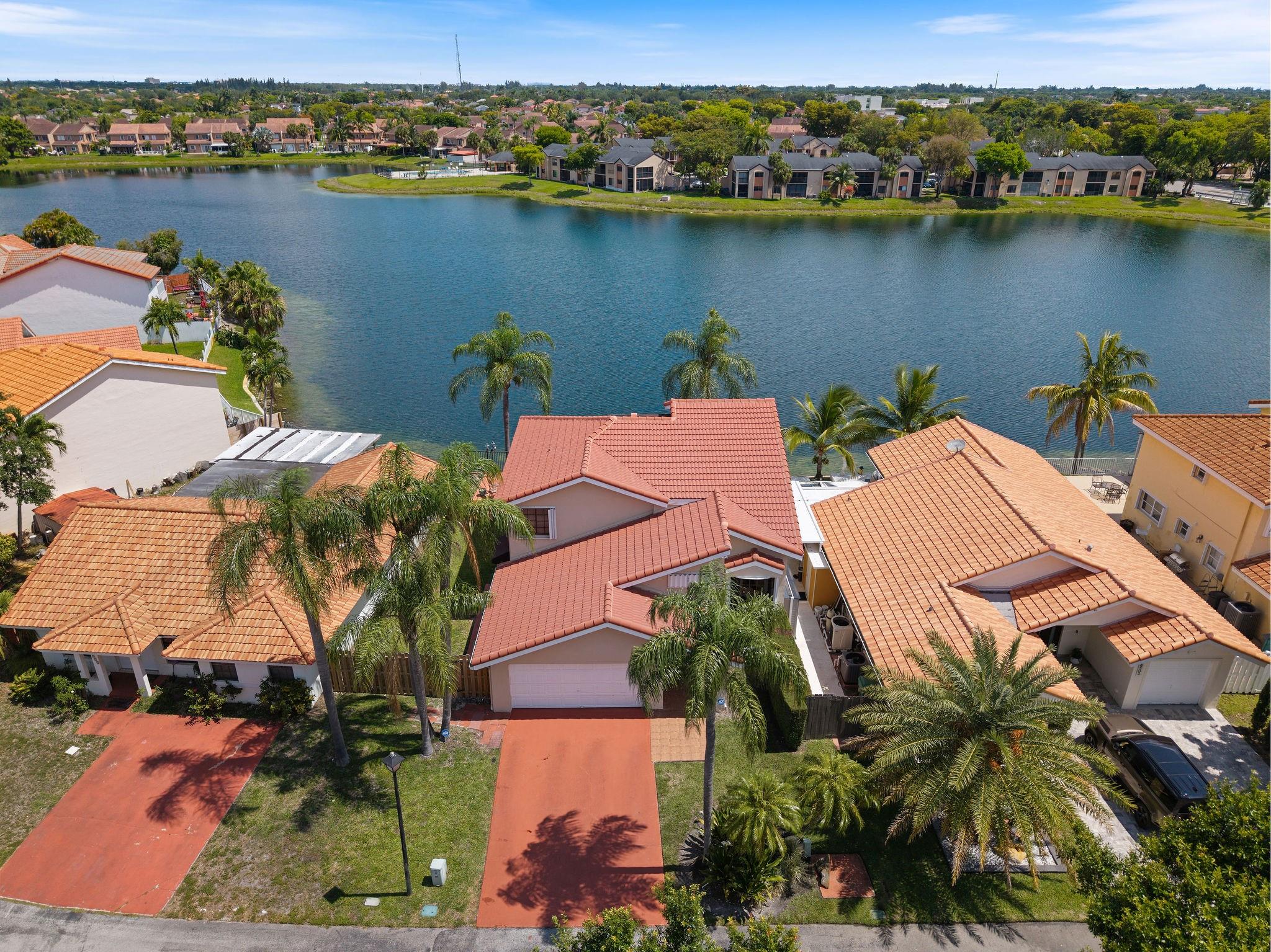 8313 NW 188th Ter