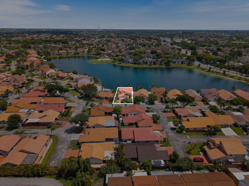 Angelica Gardens At Lakes - Residential