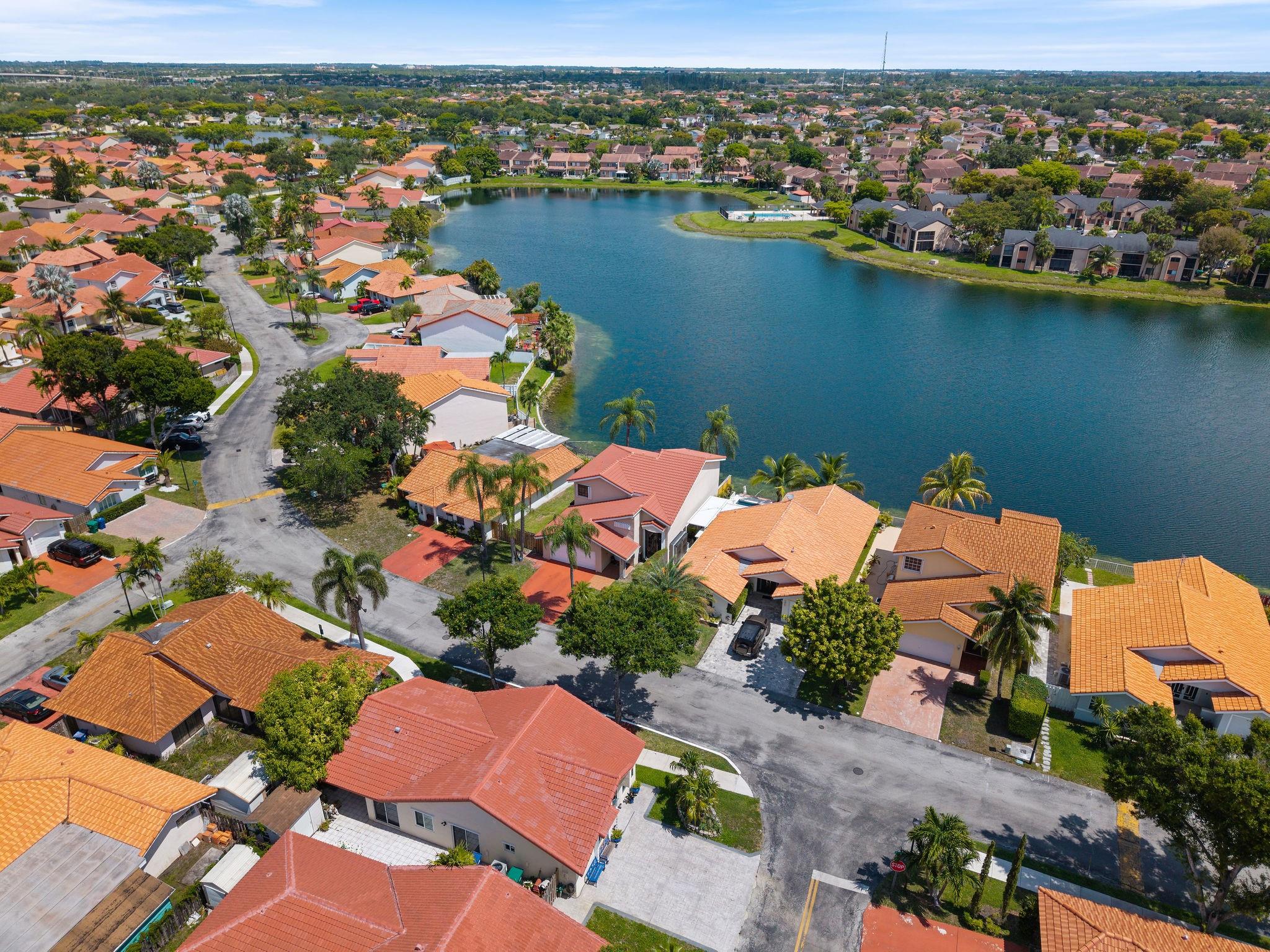 Angelica Gardens At Lakes - Residential