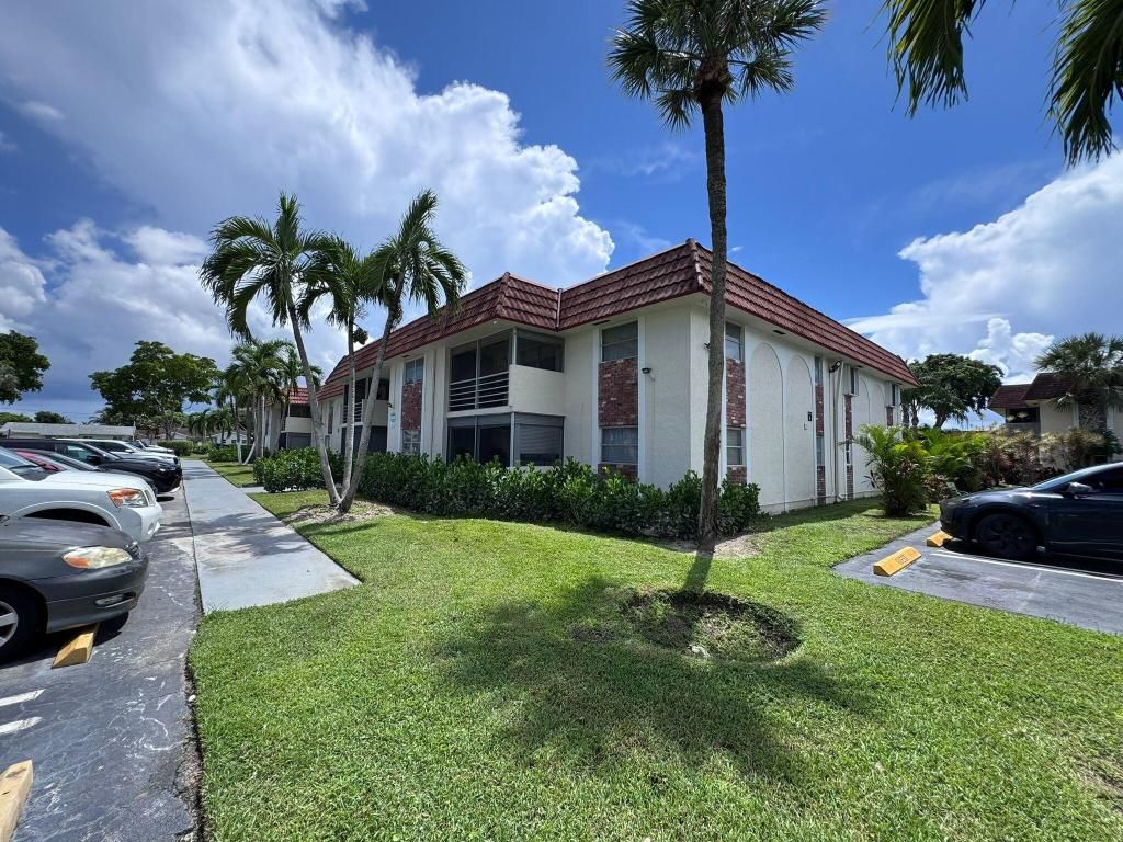 Photo of 22715 SW 66th Avenue #105, Boca Raton, FL 33428 (MLS # R11122740)