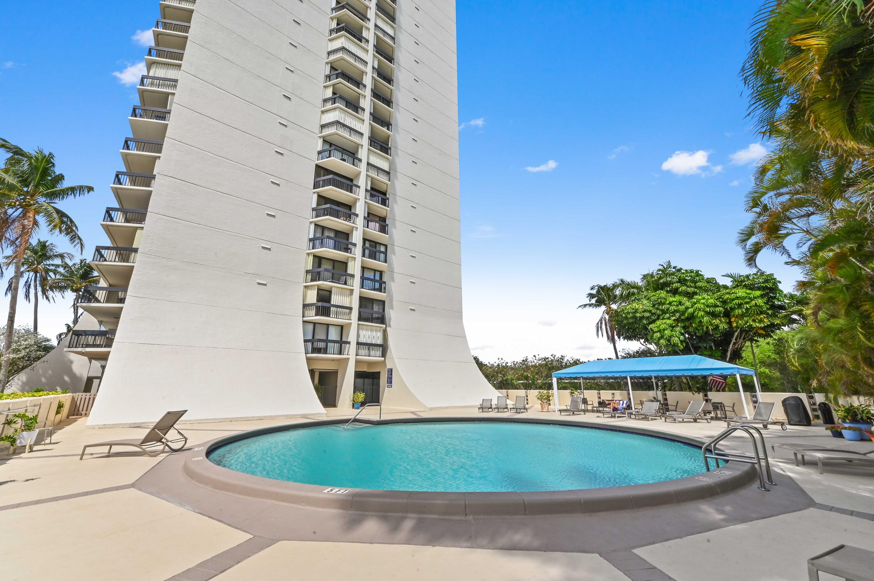 LANDS OF THE PRESIDENT CONDO 3 - Residential