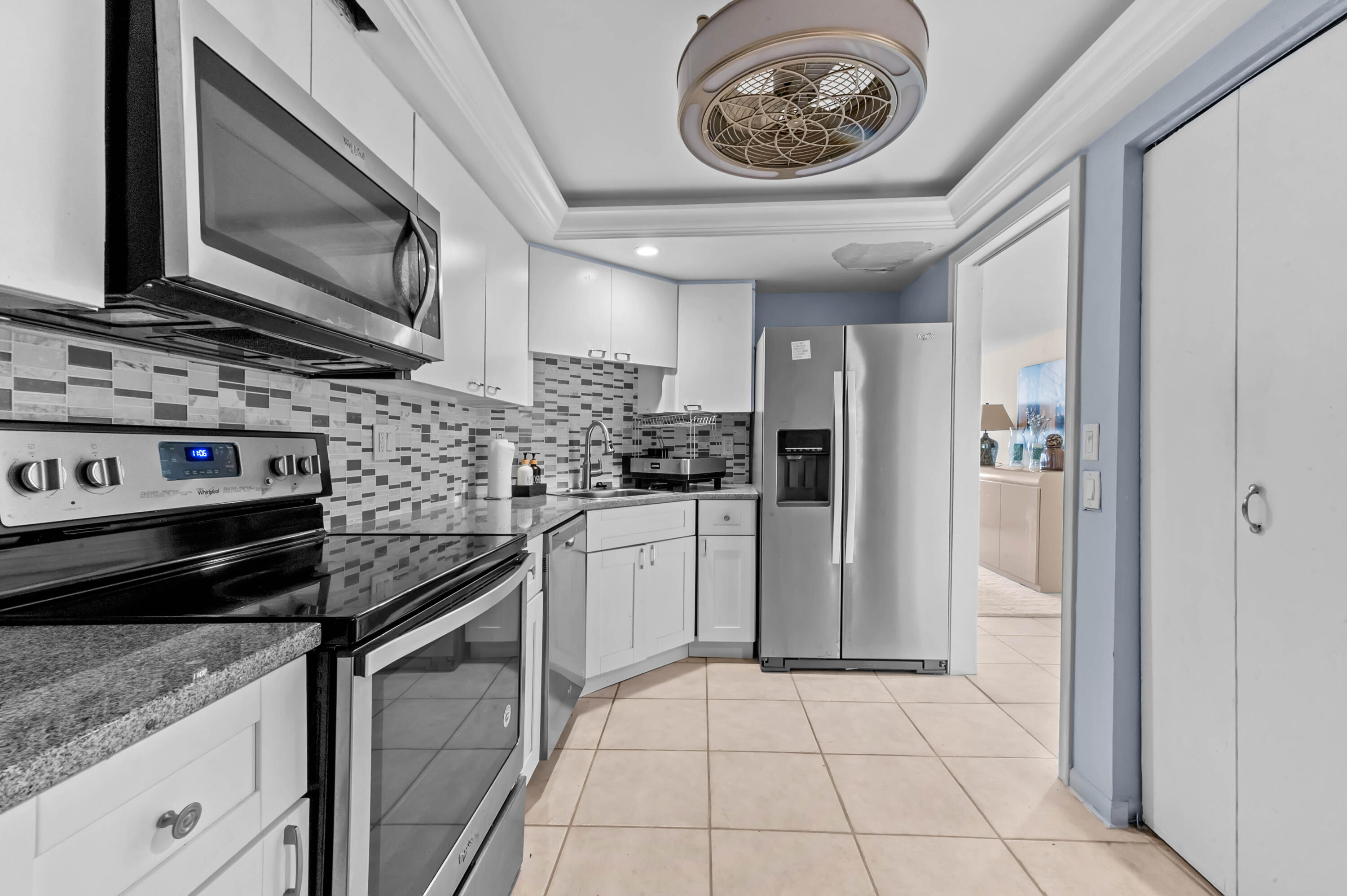 LANDS OF THE PRESIDENT CONDO 3 - Residential