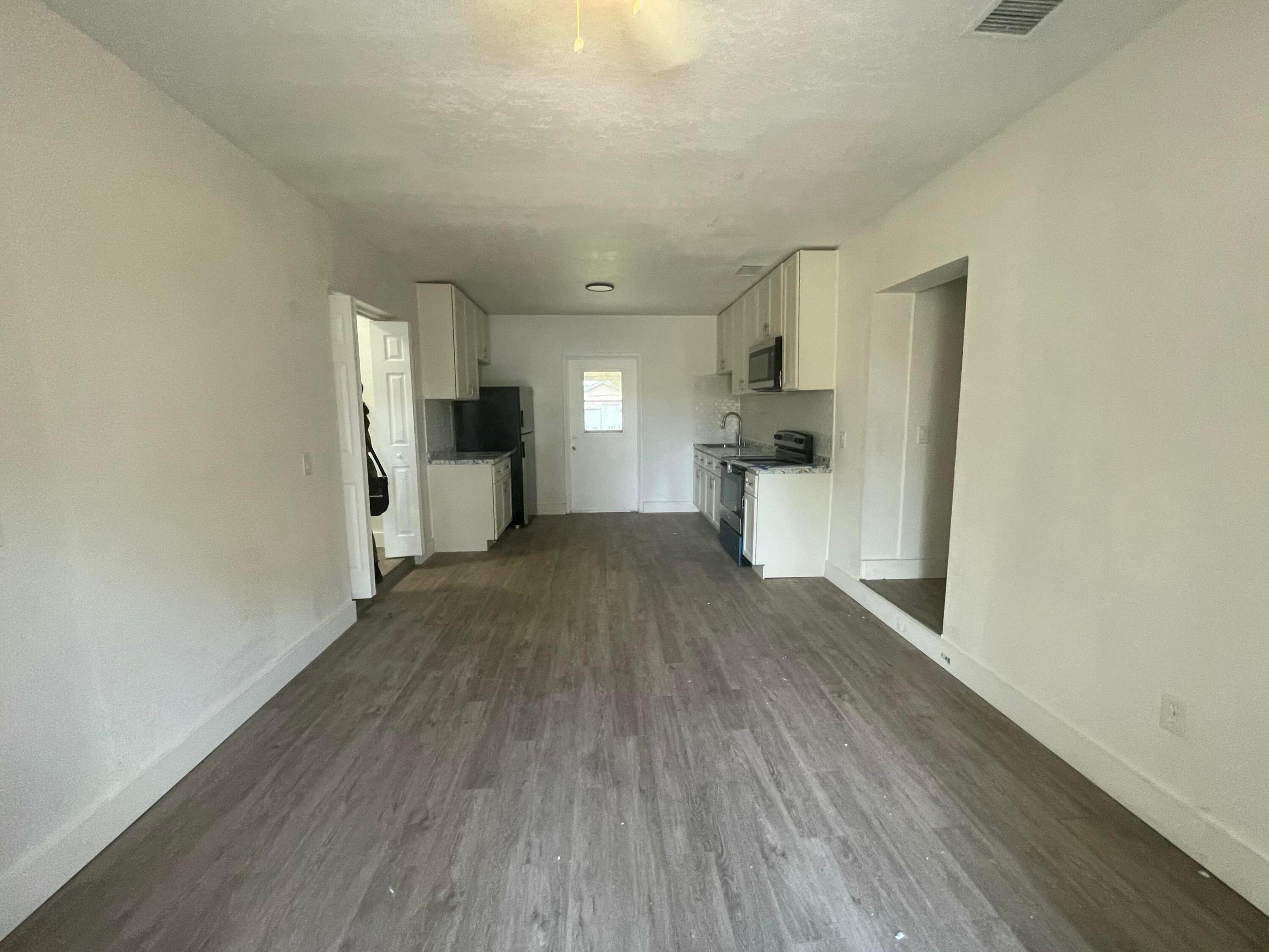 S/D OF 20-43-35 FRAC SEC IN - Residential Lease