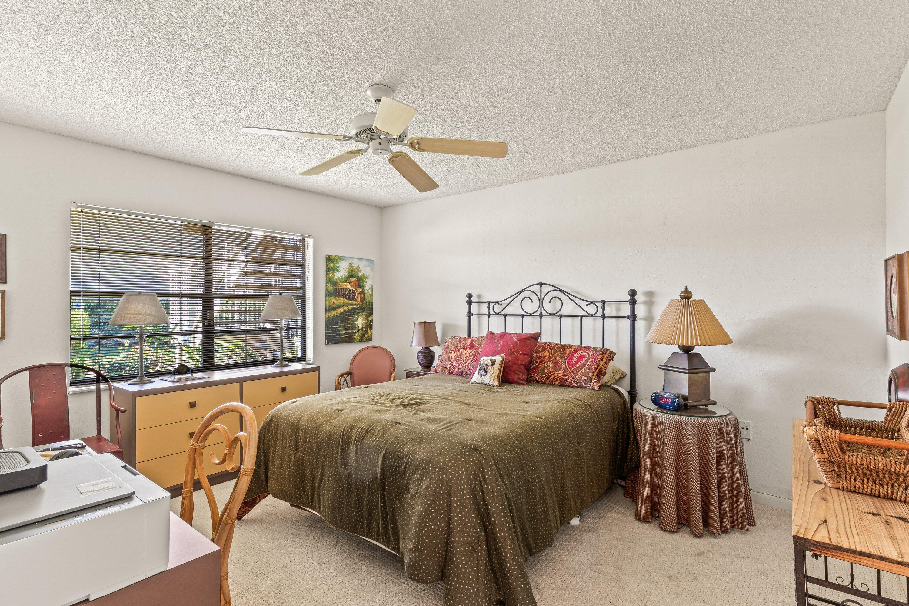 STRATFORD AT HUNTERS RUN CONDO - Residential