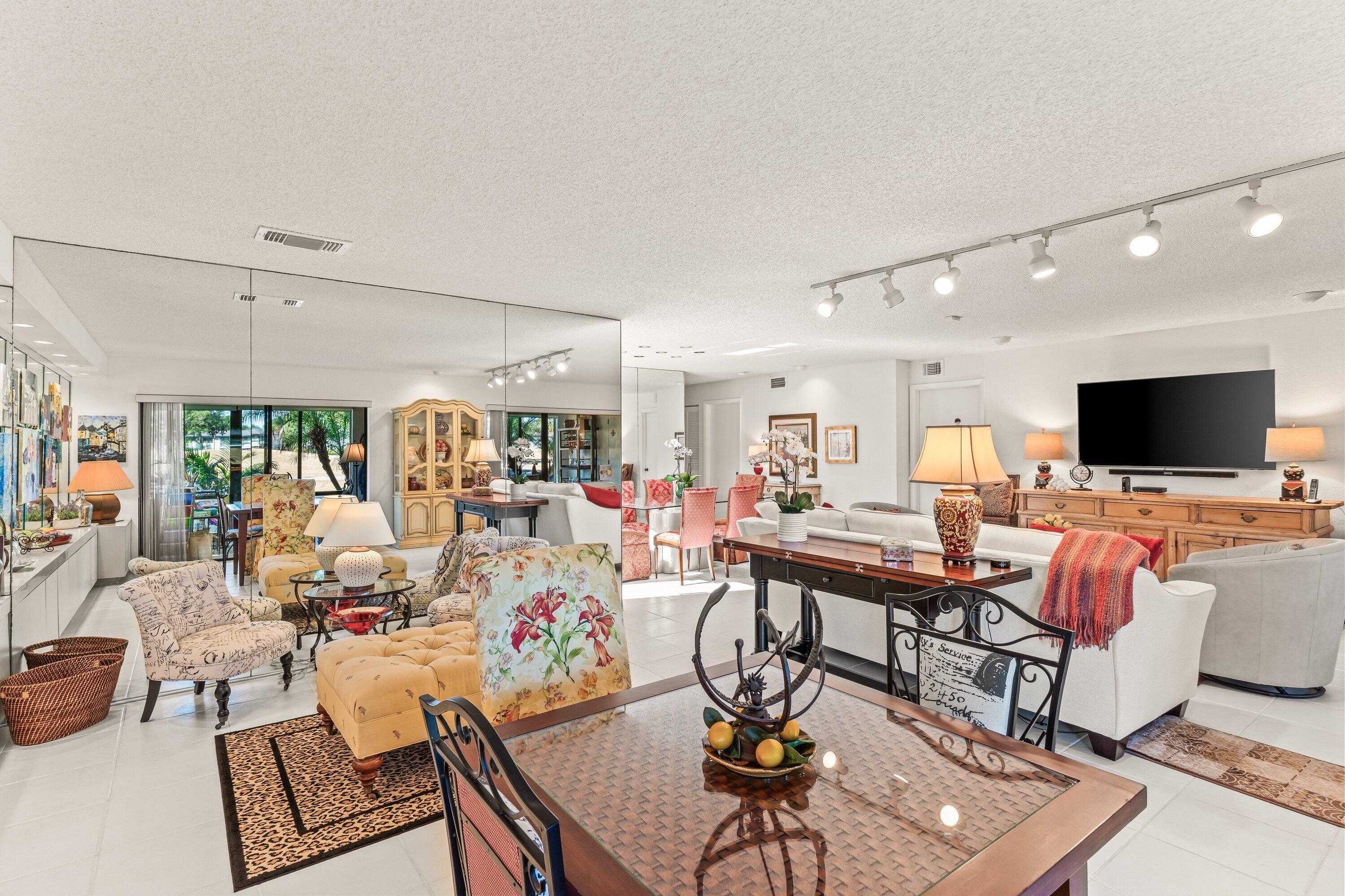 STRATFORD AT HUNTERS RUN CONDO - Residential