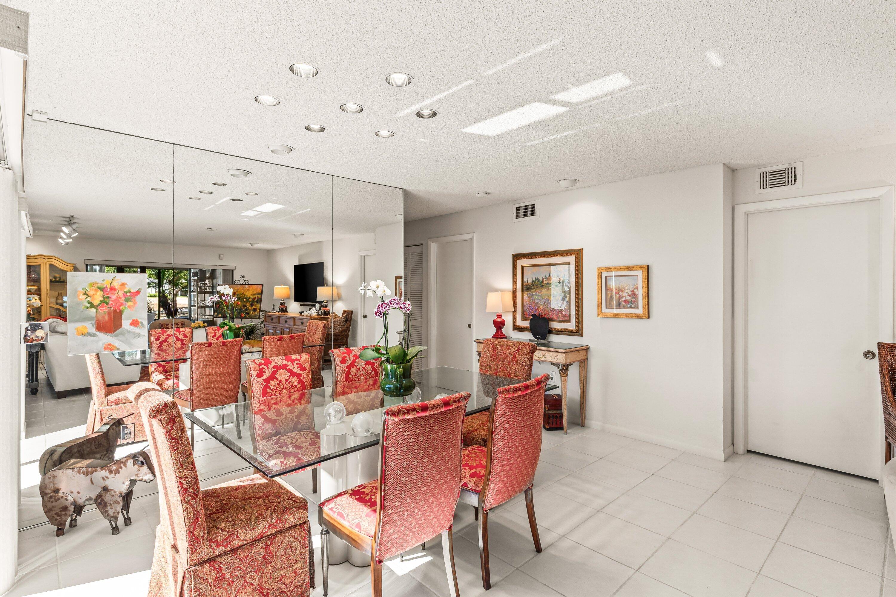 STRATFORD AT HUNTERS RUN CONDO - Residential