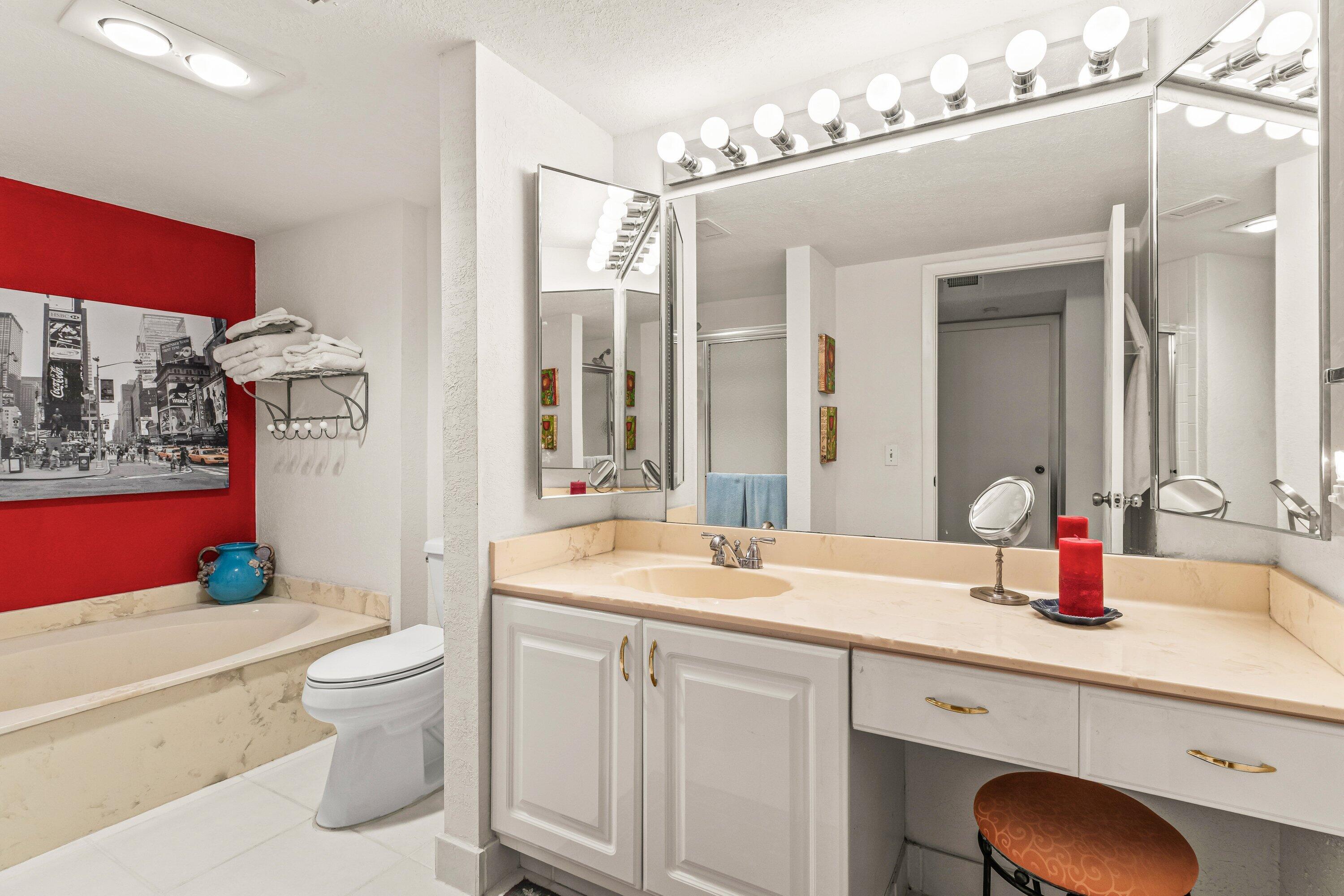 STRATFORD AT HUNTERS RUN CONDO - Residential