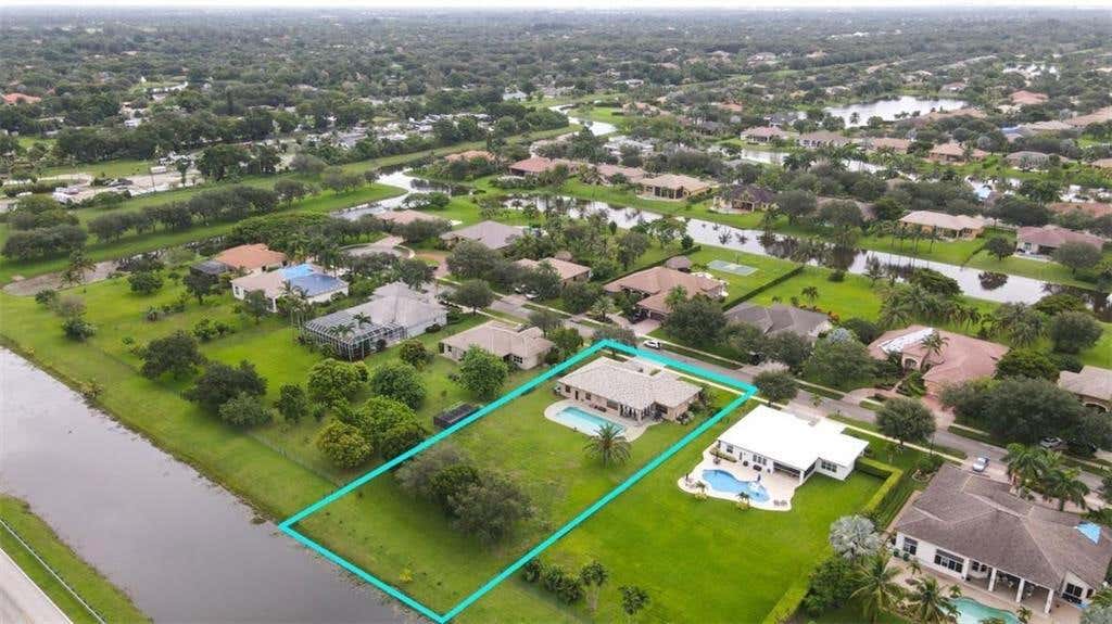 Photo of 4053 SW 141st Avenue, Davie, FL 33330 (MLS # B26059291)