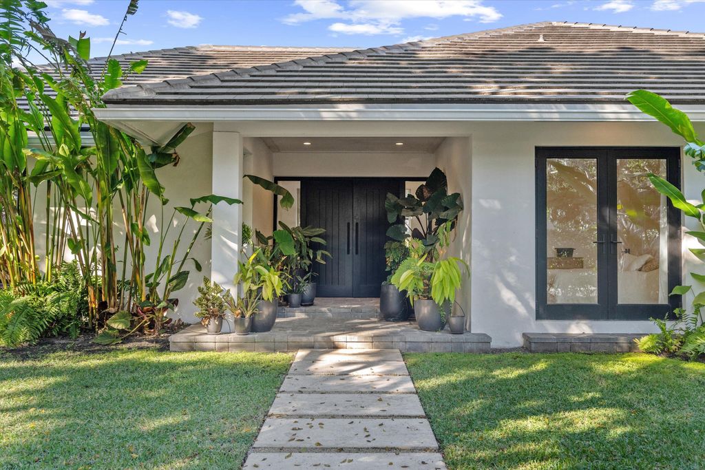 Photo of 11685 Maidstone Drive, Wellington, FL 33414 (MLS # B26028019)